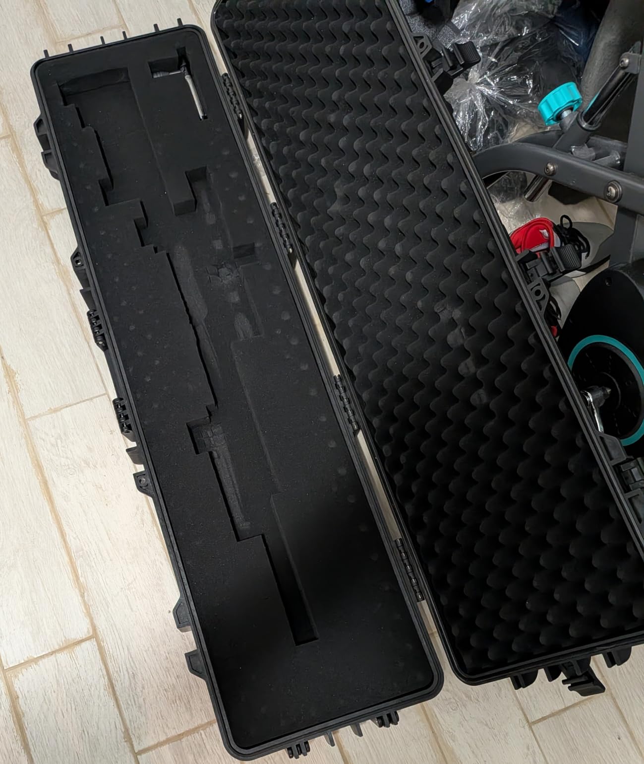 VEVOR Rifle Case, Rifle Hard Case with 4 Layers Fully-protective Foams, Lockable Hard Gun Case with Wheels, IP67 Waterproof & Crushproof customer photo 2