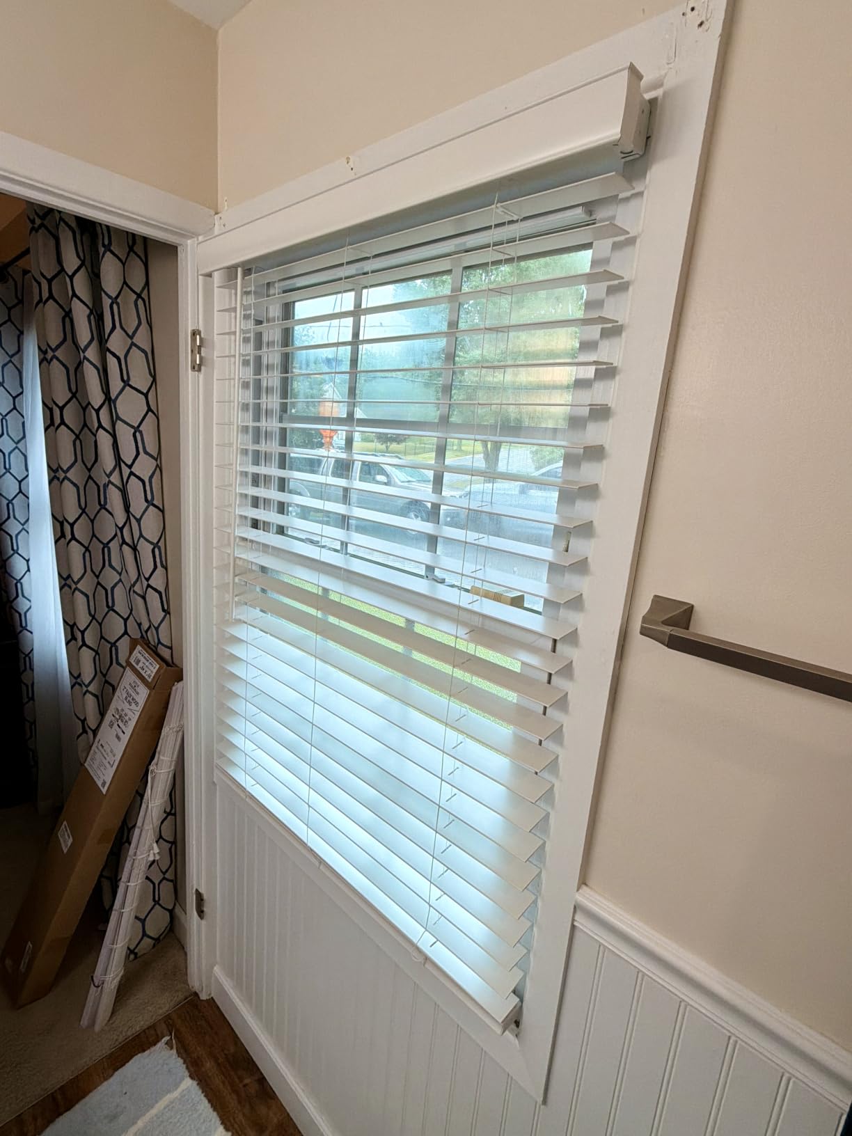 LOTUS & WINDOWARE Cordless Faux Wood Blinds, 35
