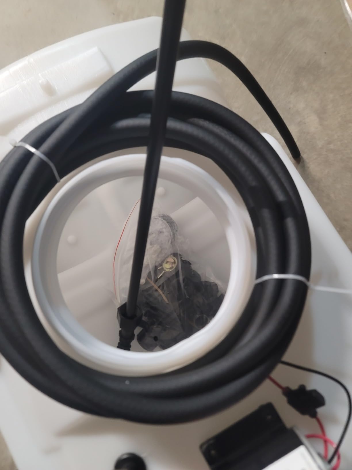 CHAPIN 97214 25-Gallon ATV/UTV Sprayer with 2-Nozzle Boom and 12V Pump customer photo 2