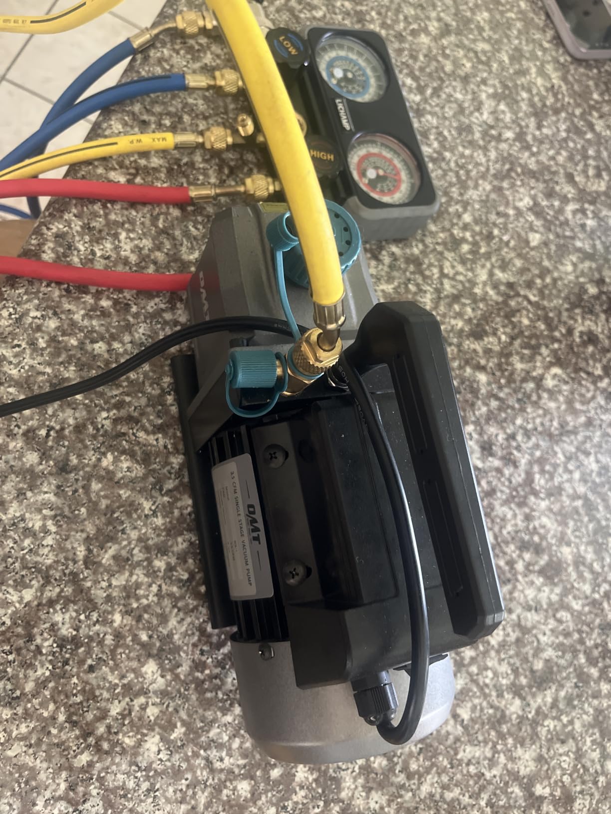 OMT 3.5 CFM Single Stage Vacuum Pump for R134a R410a R22 Auto AC HVAC Kit | Copper Motor; 37.5 Microns Ultimate Vacuum; Aluminum Alloy Casing; For Automotive HVAC and Resin Degassing; Oil Included customer photo 2