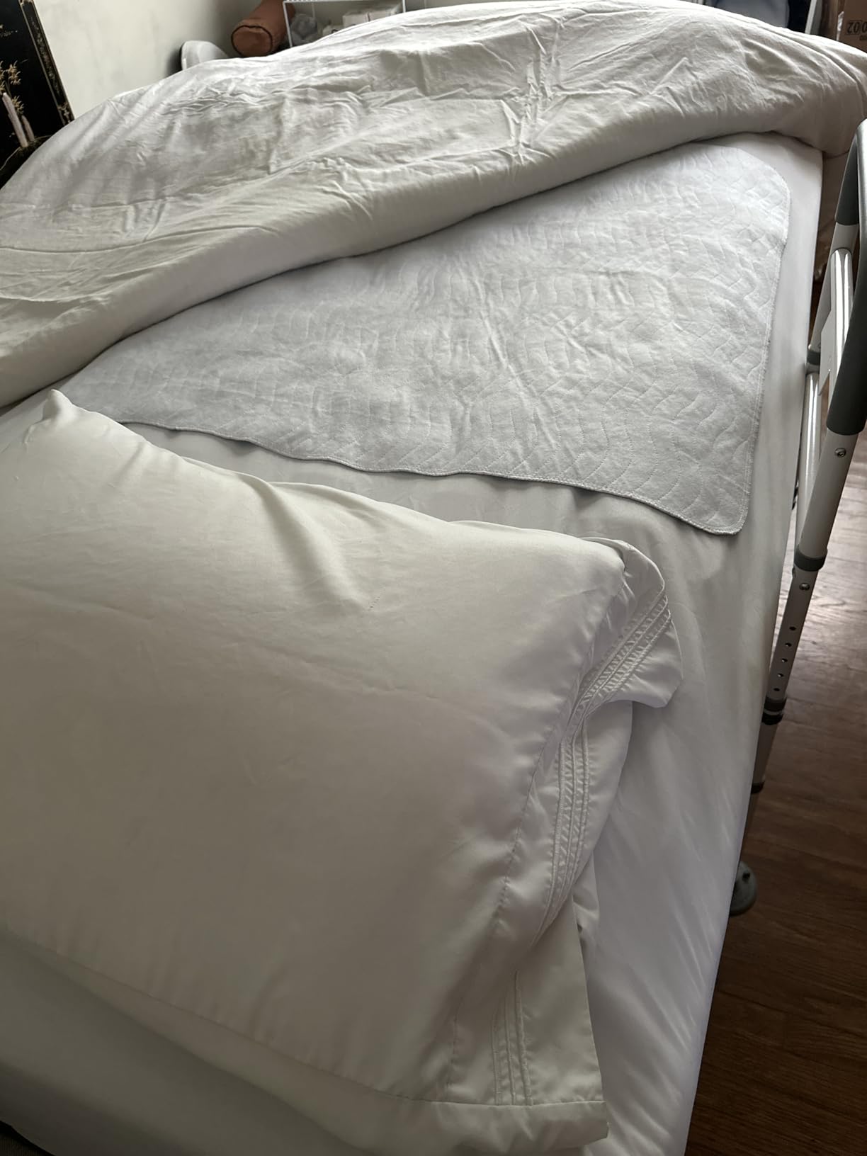 Alternating Pressure Mattress by Alcedo Health | Ultra-Quiet Adjustable Pump, Waterproof & Durable Mattress, 300 lb Capacity, Hospital and Home Use, Twin Size 35x75'' customer photo 1