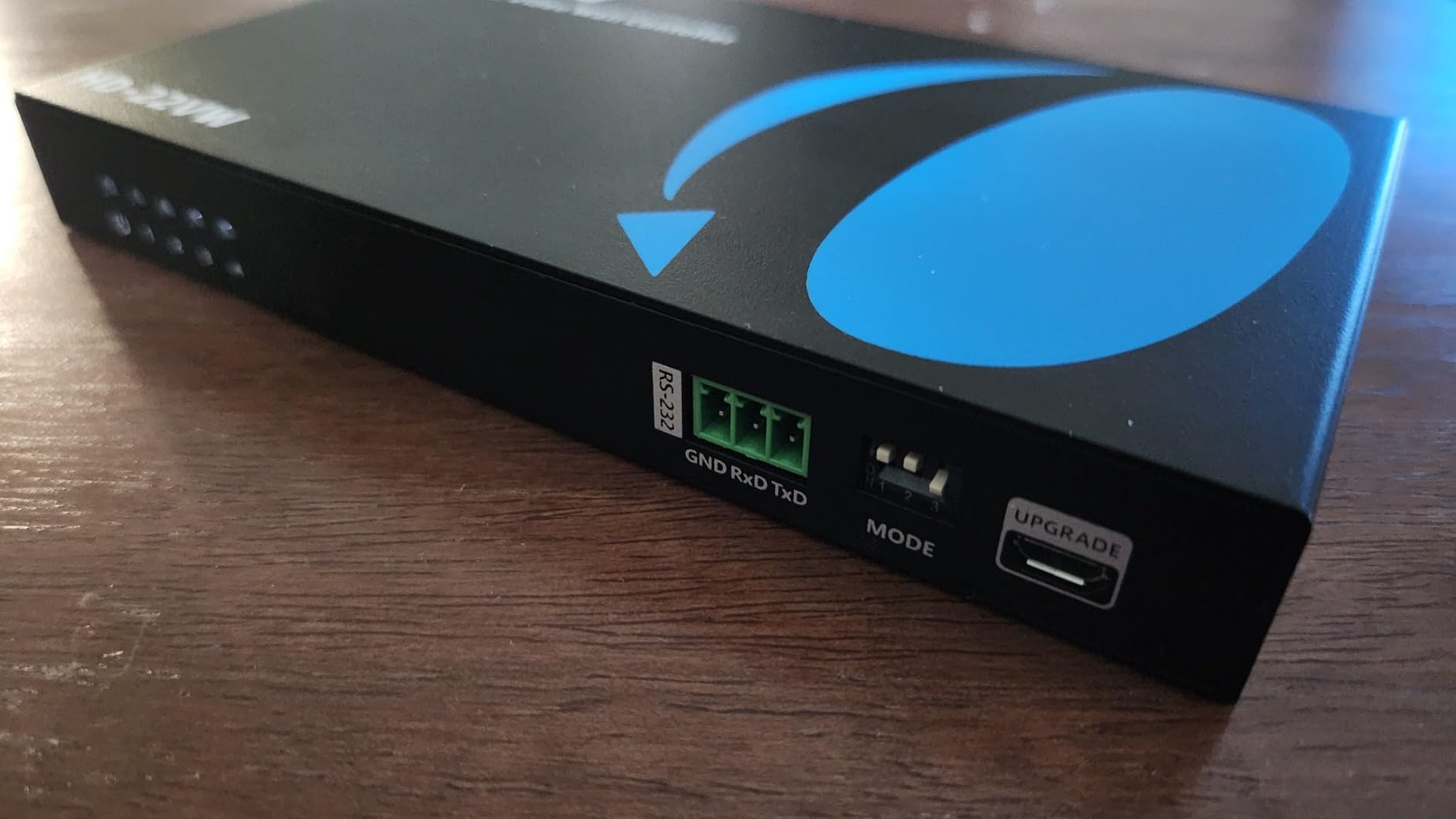 OREI 4K Video Wall Controller for Multi-Screen Display with HDMI and USB-C Inputs, 4K@60Hz Input and 1080p Output, 180° Rotation, RS-232 Control and Optical Audio Output customer photo 2