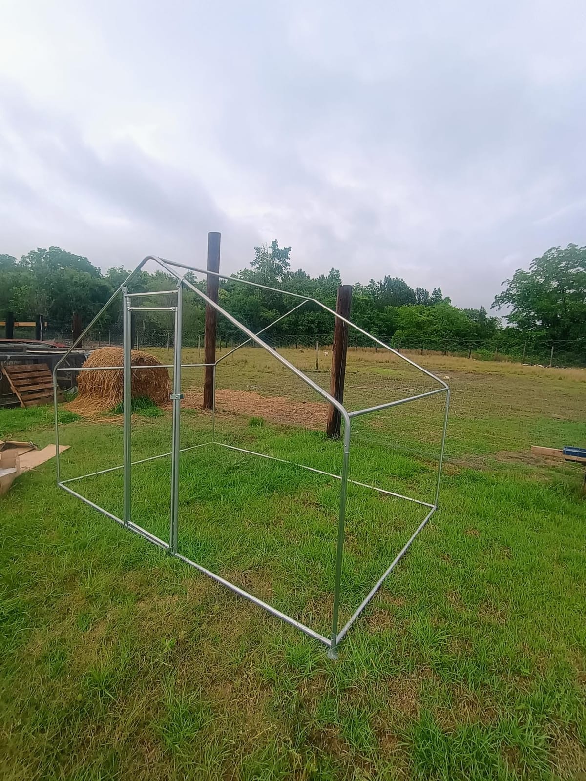 Outvita Chicken Coop, 13x10 FT Large Metal Chicken House, Poultry Habitat Cage with Waterproof Cover, Walk-in Chicken Run Pen for Small Animals, Yard, Farm, Patio customer photo 1