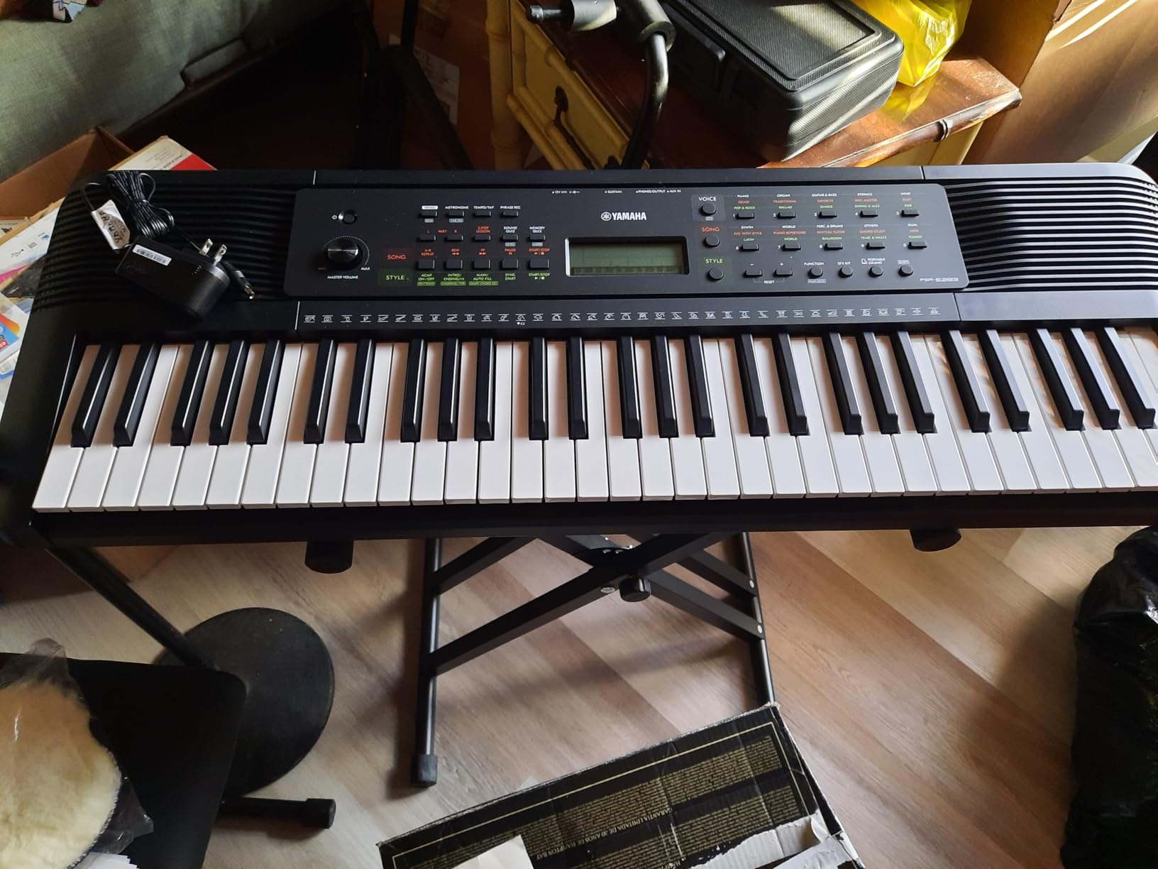 Yamaha 61-Key Portable Keyboard for Beginners with Learning Tools, Music Rest and Power Adapter PSRE283 customer photo 2
