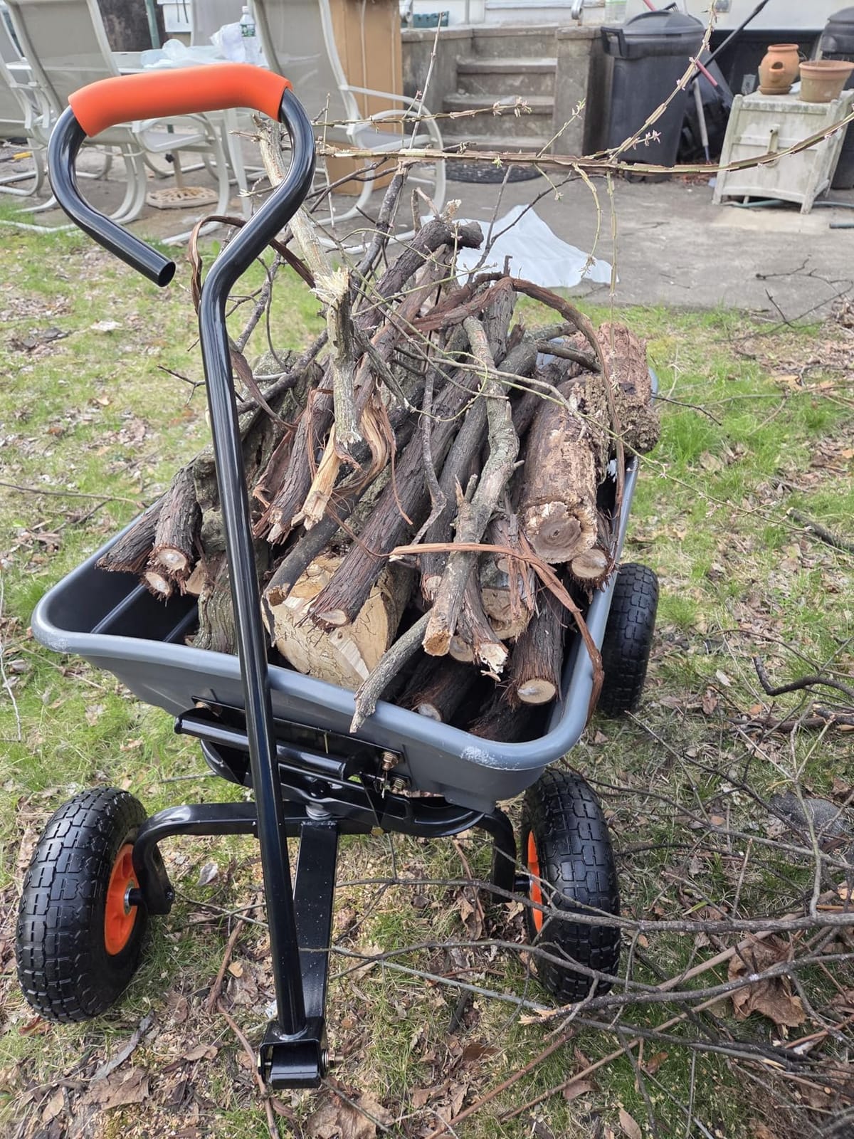 VEVOR Heavy Duty 1200lbs 7 Cu.Ft Wheelbarrow Garden Dump Cart Wagon customer photo 1