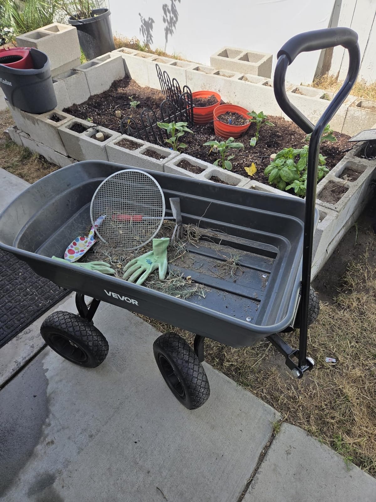 VEVOR Heavy Duty 1200lbs 7 Cu.Ft Wheelbarrow Garden Dump Cart Wagon customer photo 2
