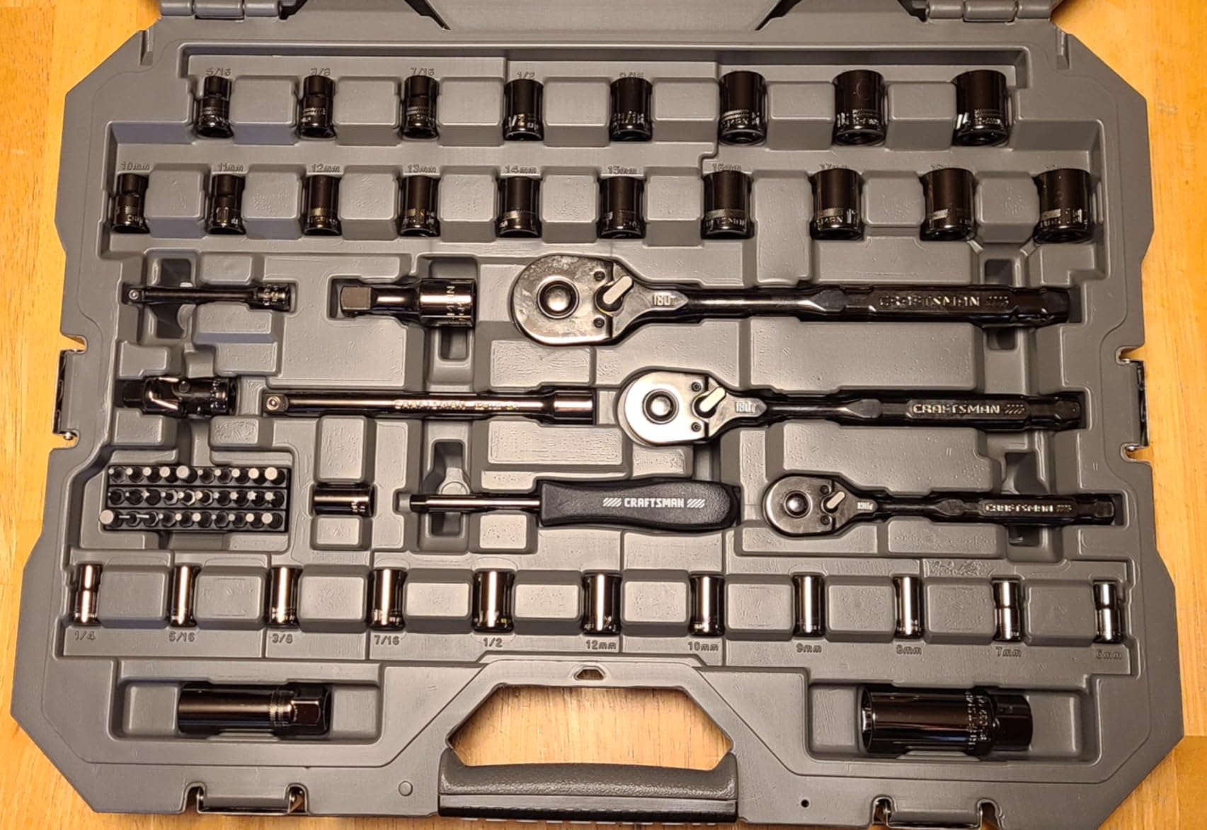 CRAFTSMAN OVERDRIVE 121-Piece Gunmetal Chrome Mechanics Tool Set, Standard SAE/Metric Socket Set, with Hard Case (CMMT99121L) customer photo 2