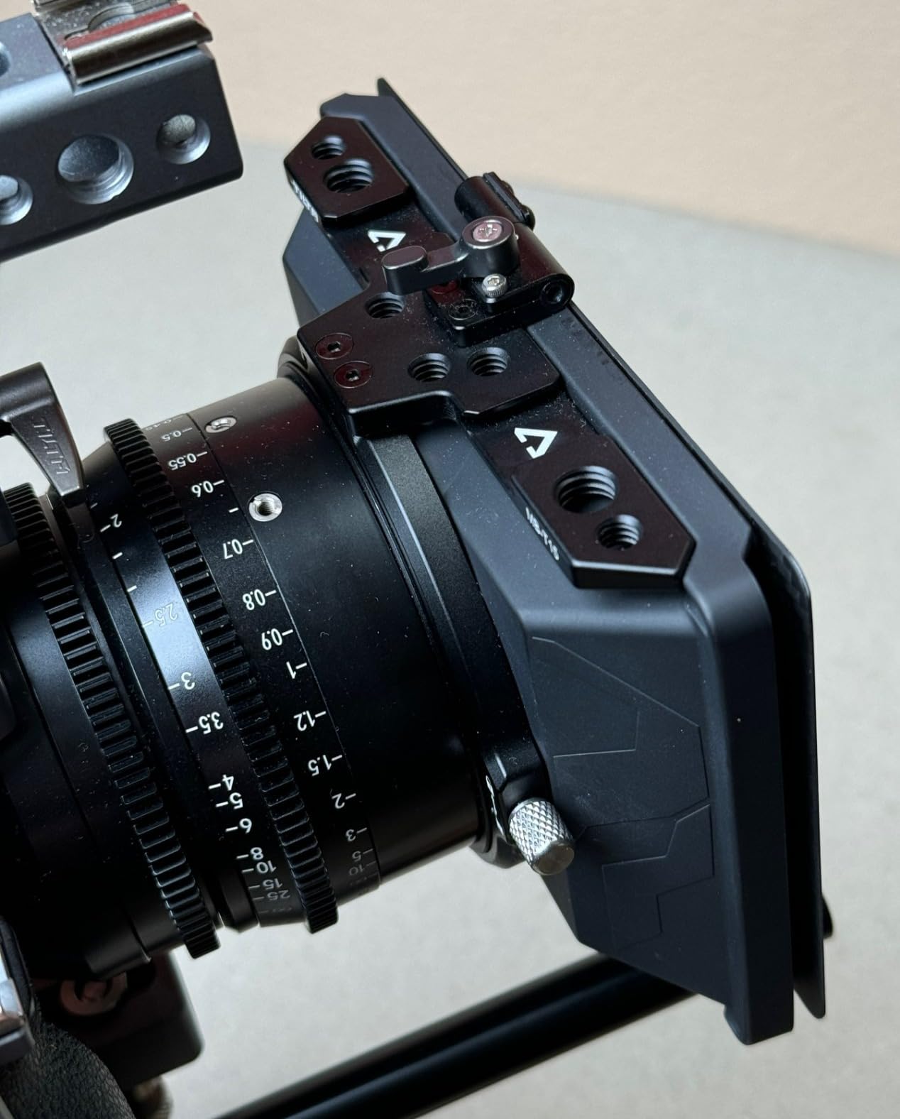 K&F CONCEPT Mini Matte Box, DSLR Mattebox with Carbon Fiber Top Flag Square Filters Trays, for 67/72/77/82/95mm Lenses, for 4x5.65 Square ND UV Filter/Circular Filter customer photo 1
