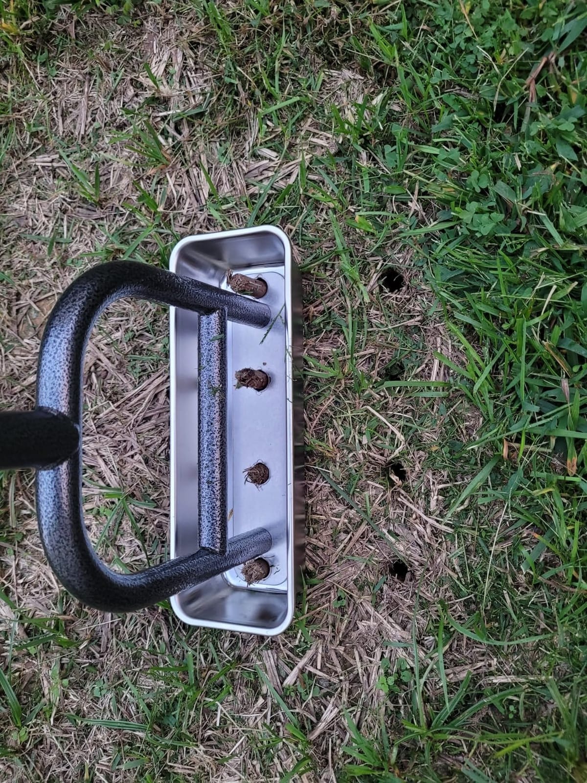 Dolibest Lawn Coring Aerator, Manual Lawn Aerator, 4 Stainless Steel Corer Plug Aerator with Soil Core Storage Tray, Pre-Assembled Manual Grass Aerating Tool & Clean Hand Tool, Improving Lawn Health customer photo 2