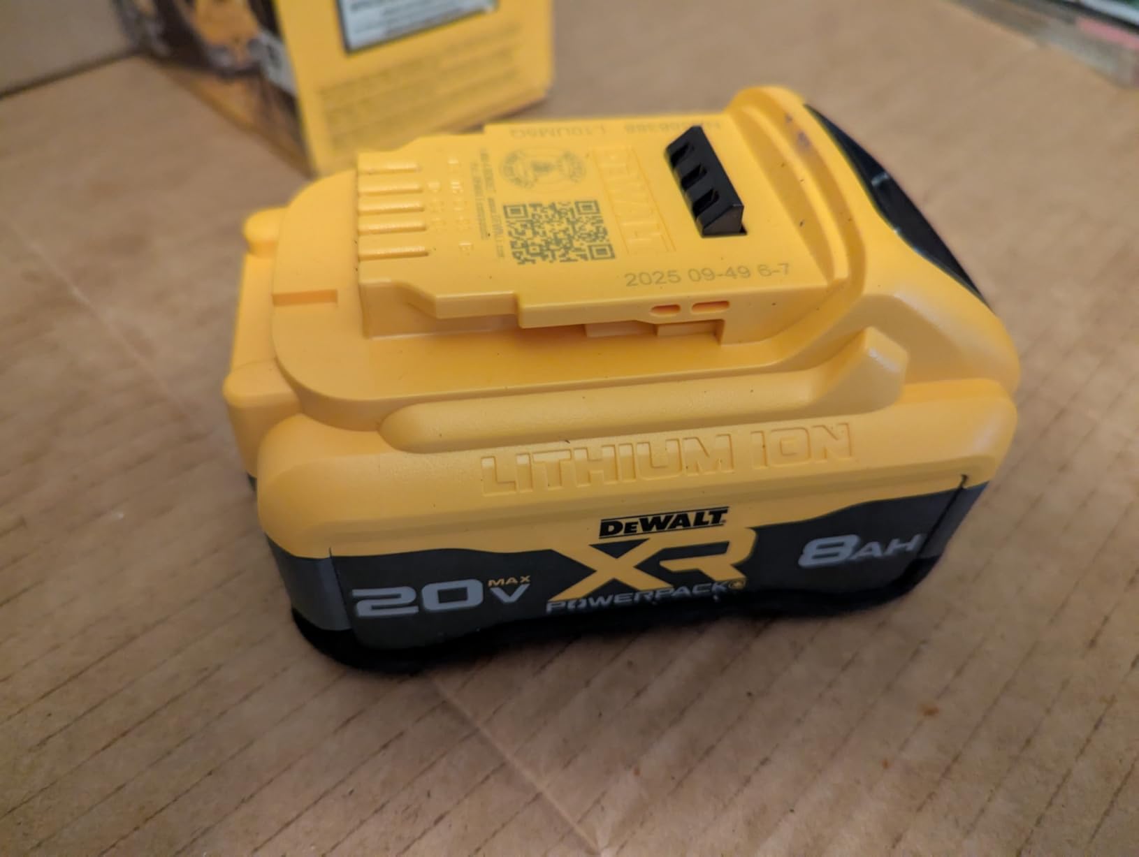 DEWALT 20V MAX XR POWERPACK 8.0 Ah Power Tool Battery (DCB2108) customer photo 1