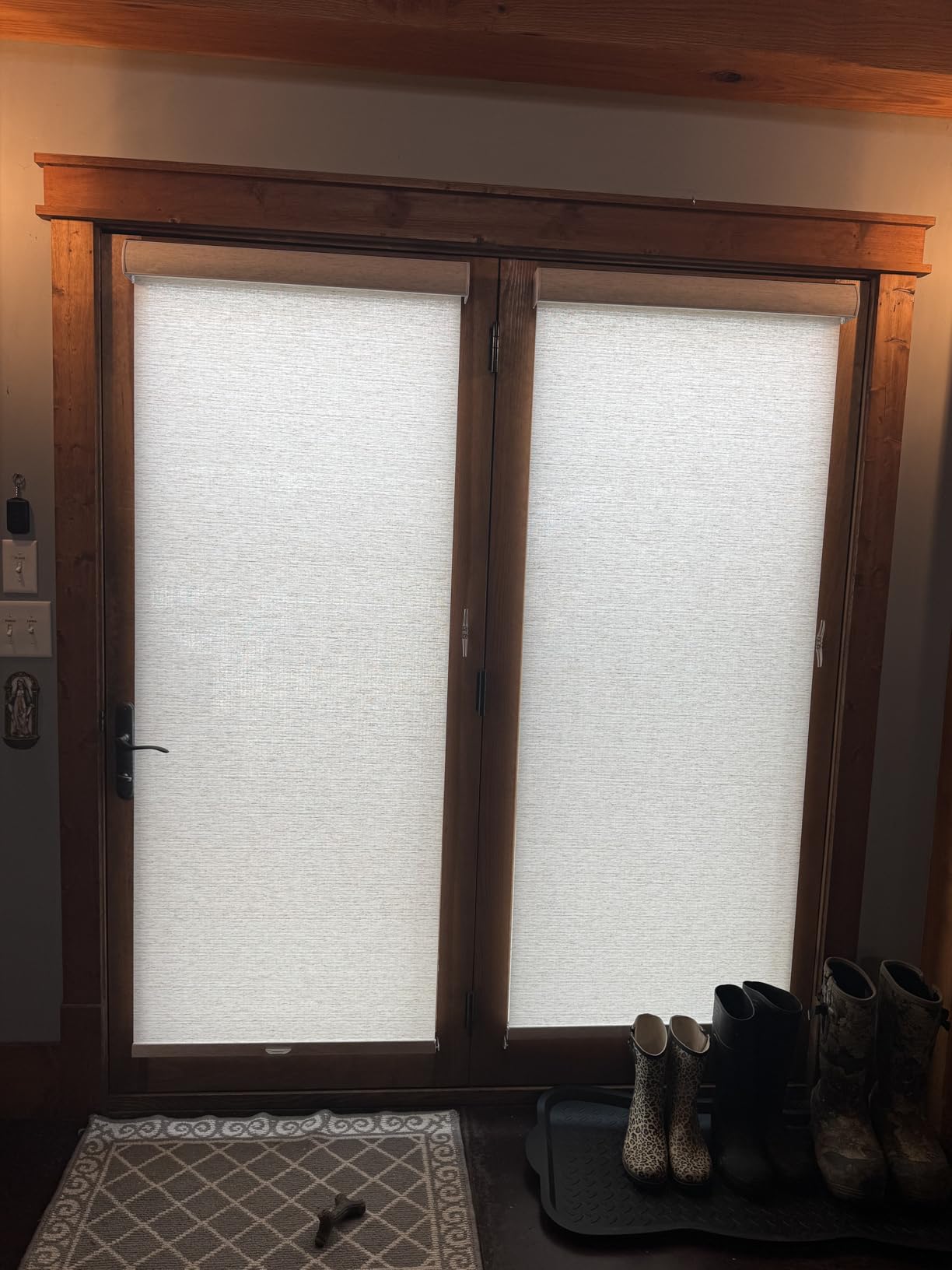 Persilux Light Filtering Roller Shades for Windows, Cordless, Linen Fabric, Roller Blinds, Thermal Insulated Fabric UV Protection Shades for Home, Office, Bedroom, Door, Light Filtering-Cream, Custom Now customer photo 1