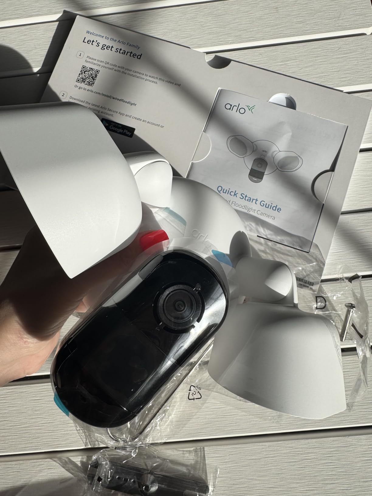 Wired Floodlight Security Camera 2K HDR - 1-Cam customer photo 2