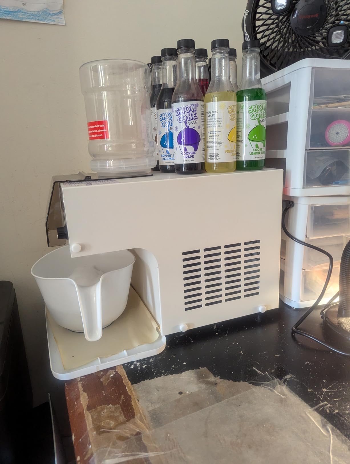 Snowflake Ice Machine, 330.6LBS/24H 660W Shaved Ice Machine, Rapid Cooling, Food-Grade Stainless Steel Material, Snowflake Ice Maker for Dessert, Ice Cream,Suitable for Party＆Commercial Use customer photo 1