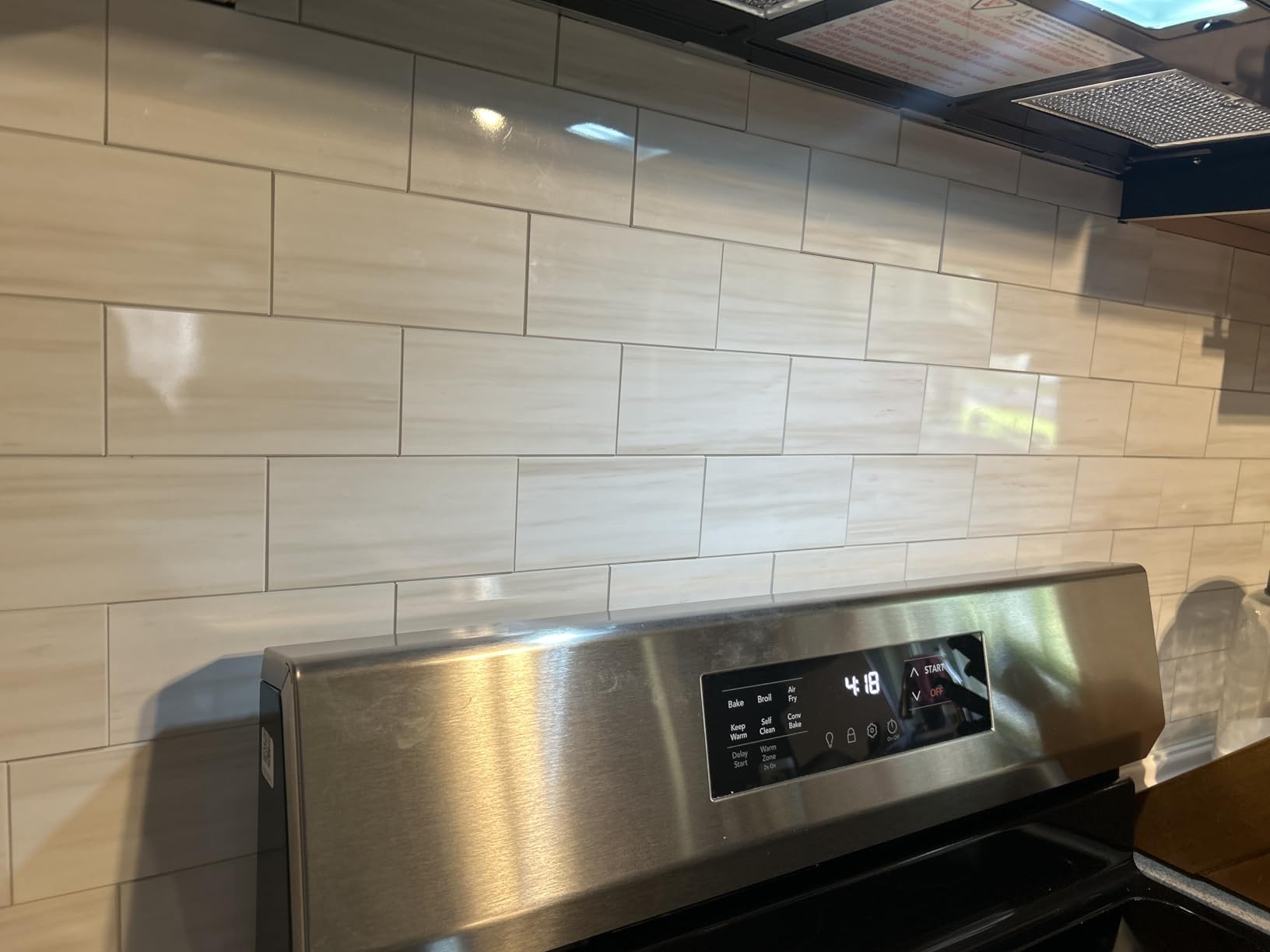 Vamos Tile 100-Piece Glossy Wooden Marble Grain Peel and Stick Backsplash Tile, 3''x6'' PVC Subway Tile with White Grout, Stick on Backsplash for Kitchen/Bathroom/Fireplace customer photo 2