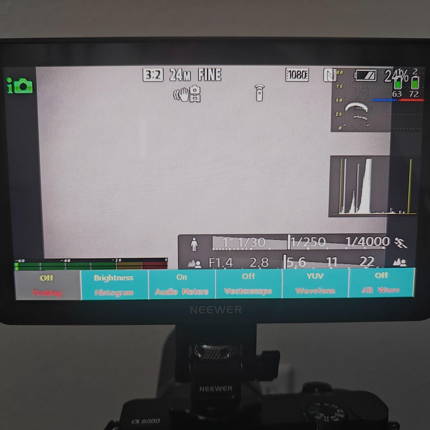 NEEWER F700 7