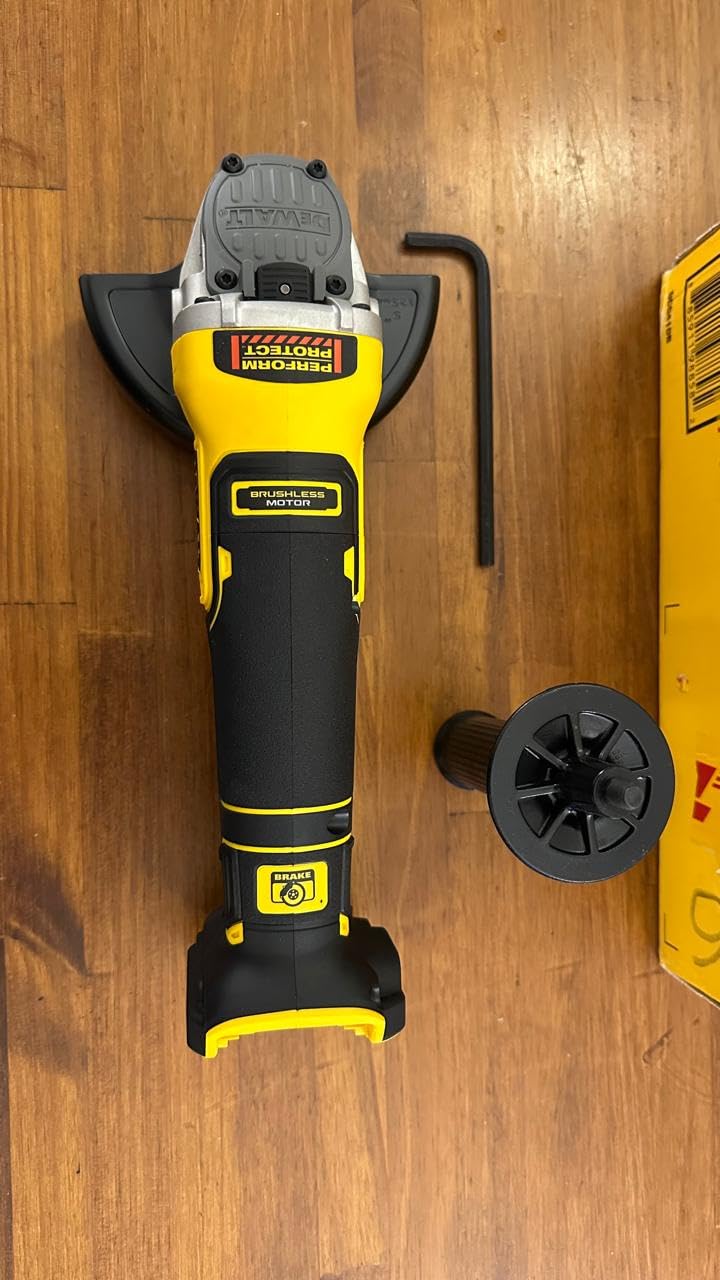 DEWALT 20V MAX* XR Brushless Cordless 4-1/2-5 in. Angle Grinder (Tool Only) (DCG410B) customer photo 1