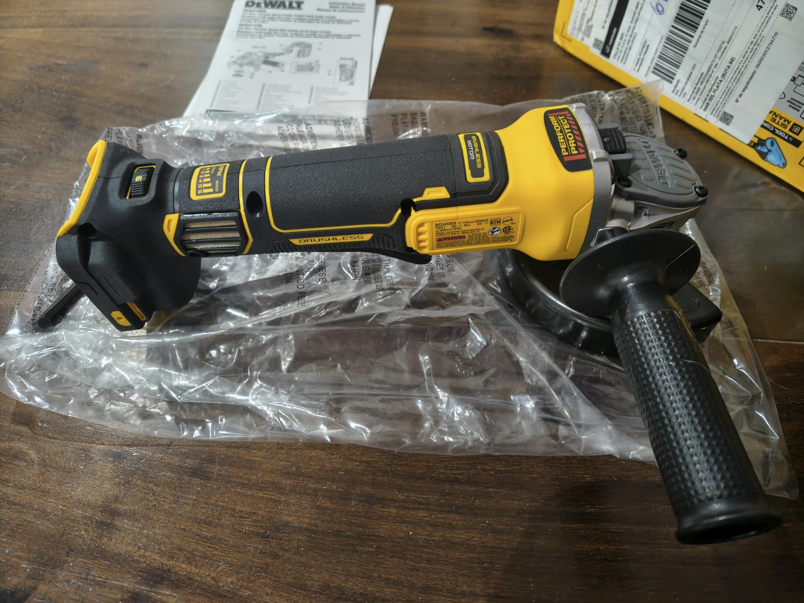 DEWALT 20V MAX XR Brushless Cordless Angle Grinder, 4-1/2 in. - 5 in., Variable Speed, Anti-Rotation, Paddle Switch (Tool Only) (DCG410VSB) customer photo 2