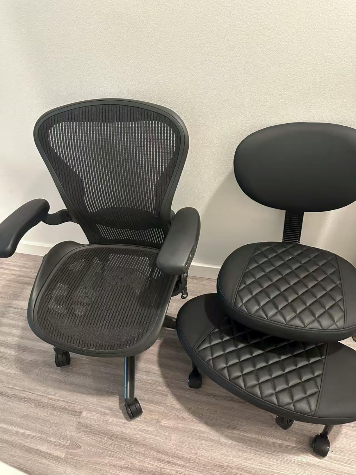 AtHope Ergonomic Cross Legged Office Chair with Wheels - Adjustable Height for Meditation, ADHD Desk & Yoga - Wide Criss Cross Design with Lumbar Support, Kneeling Chair - Black customer photo 1