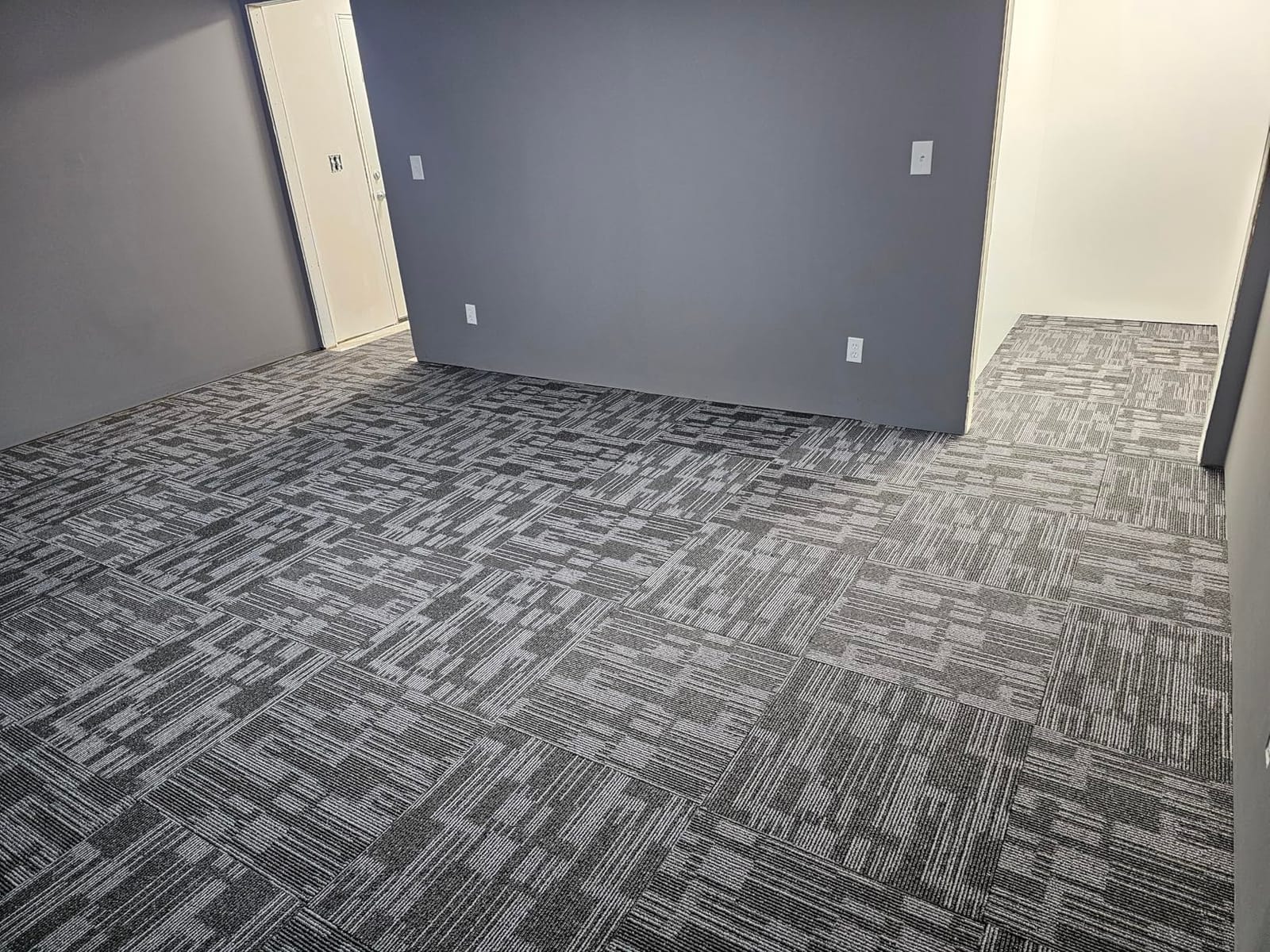 Petgrow Commercial Carpet Tiles, 24