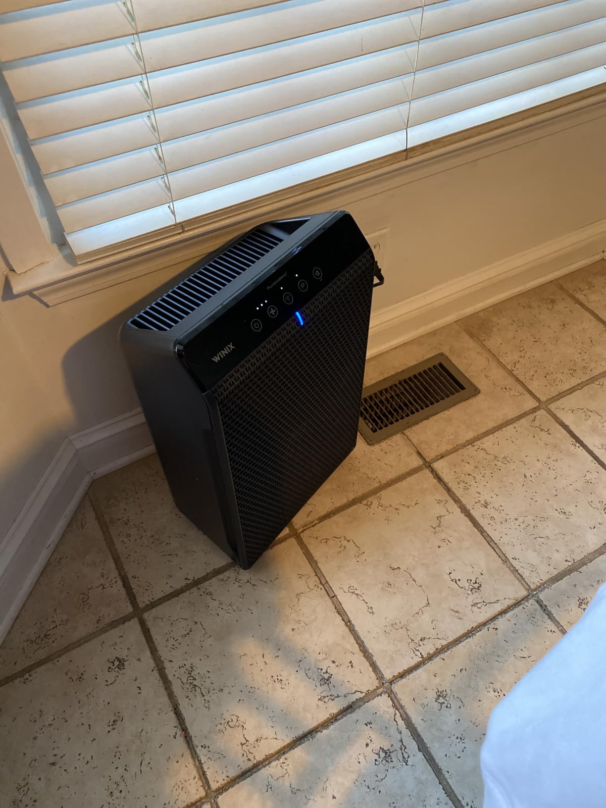 WINIX 5510 Air Purifier (New Generation of 5500-2 with App Support) for Home Large Room Up to 1881 Ft² in 1 Hr, True HEPA, High Deodorization Carbon Filter and Auto Mode, Captures Pet Allergies, Smoke customer photo 2
