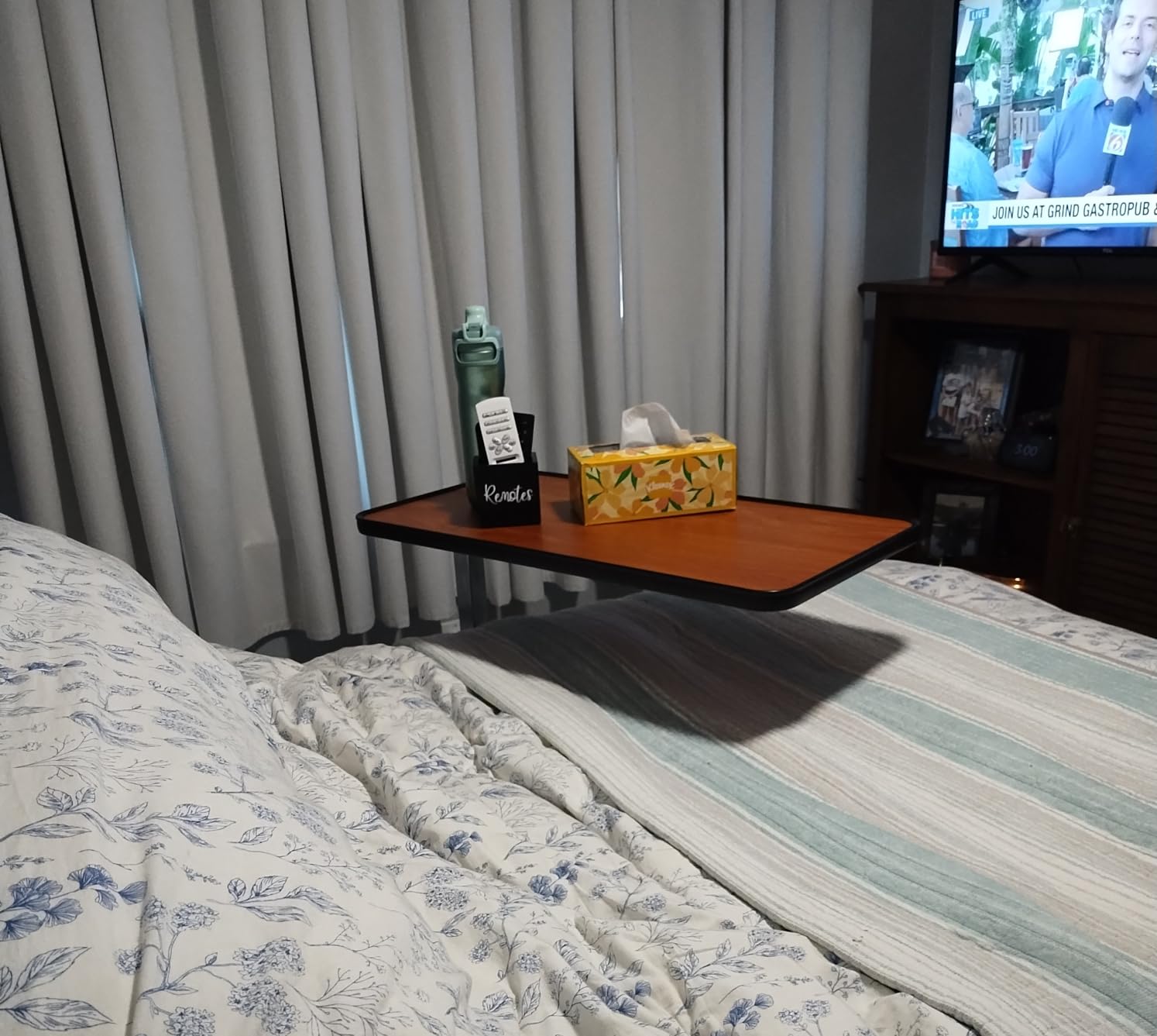 Medical king Adjustable Overbed Bedside Table with Wheels Bed Desk Over Bed with Wheels Hospital Table for Hospital and Home Use customer photo 2