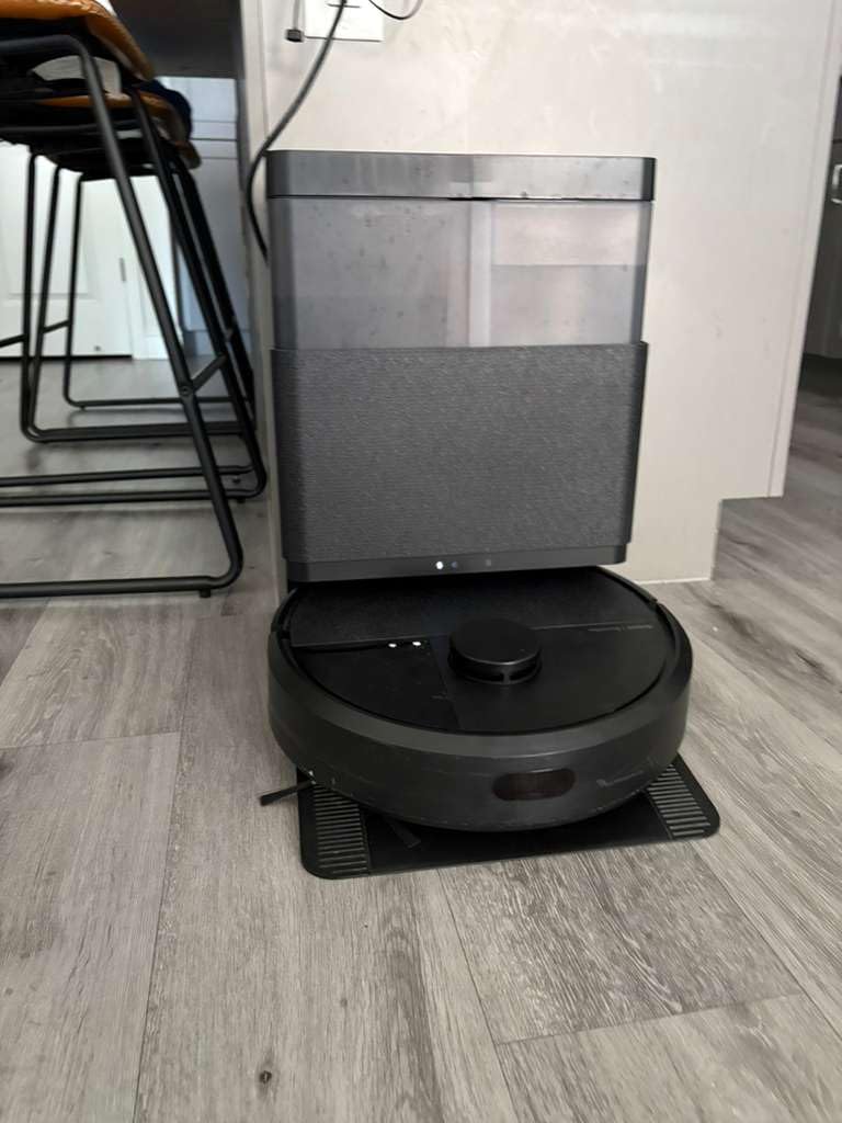 Roomba Plus 405 (G181) 2in1 Vacuum & Mop Robot with AutoWash Dock - Dual Spinning, Smart & Fast Mapping, Ideal for Pet Hair, Self-Empties 75 Days, Intense Suction, Pad Washing & Drying customer photo 2