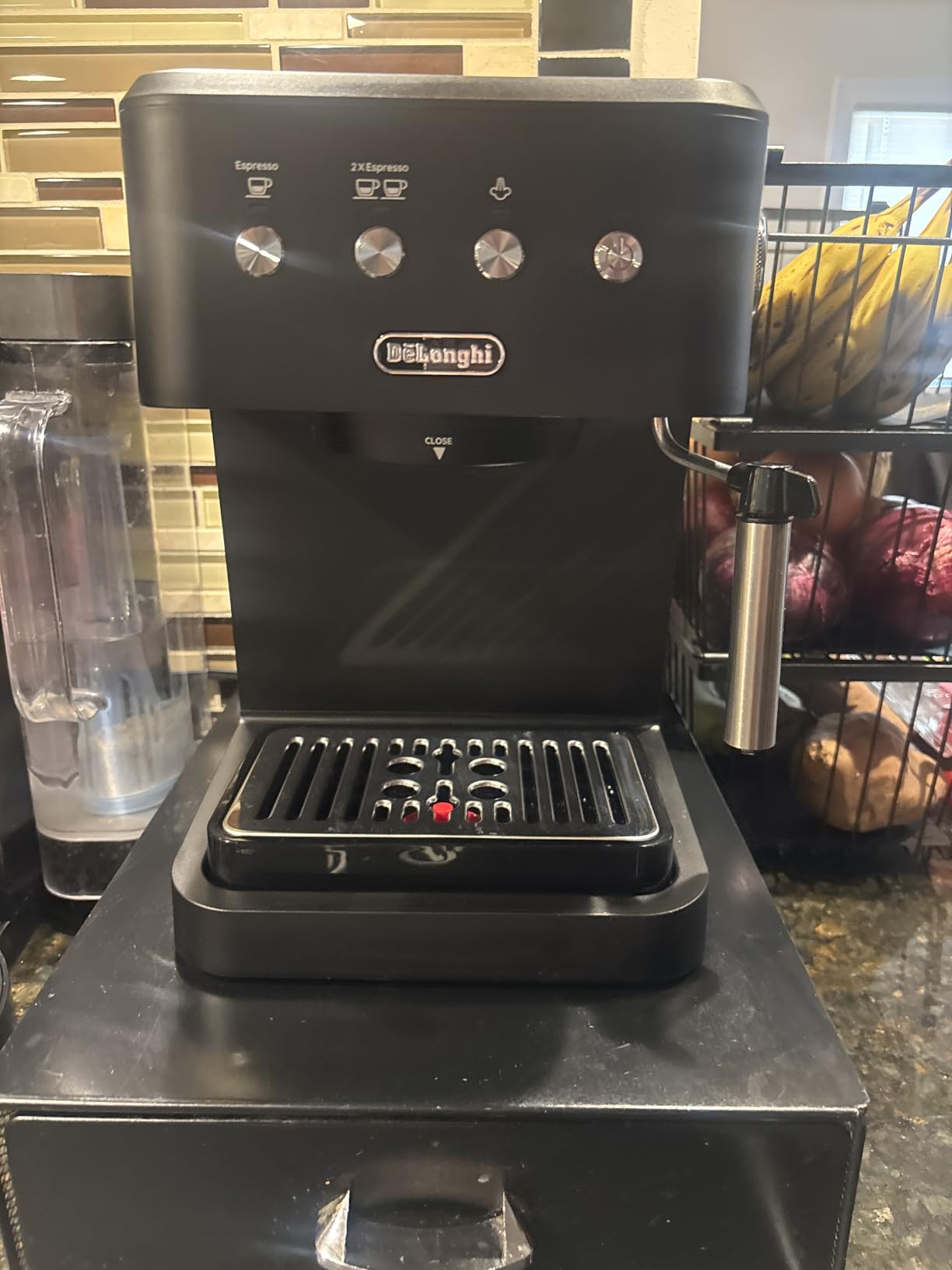 De'Longhi Classic Signature Espresso Machine, Adjustable Milk Frother | #1 Worldwide Espresso Machine Maker, Rapid Heat-Up, Preset Single & Double Espresso, Frother, Pressure Gauge, Compact Design customer photo 1