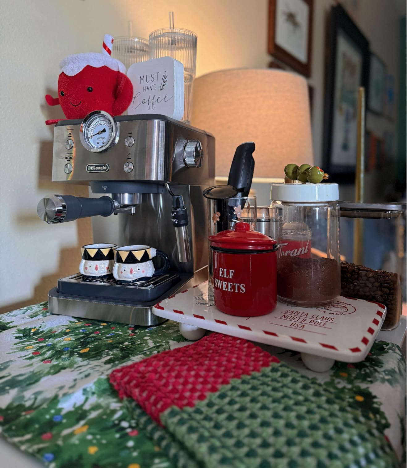 De'Longhi Classic Signature Espresso Machine, Adjustable Milk Frother | #1 Worldwide Espresso Machine Maker, Rapid Heat-Up, Preset Single & Double Espresso, Frother, Pressure Gauge, Compact Design customer photo 2