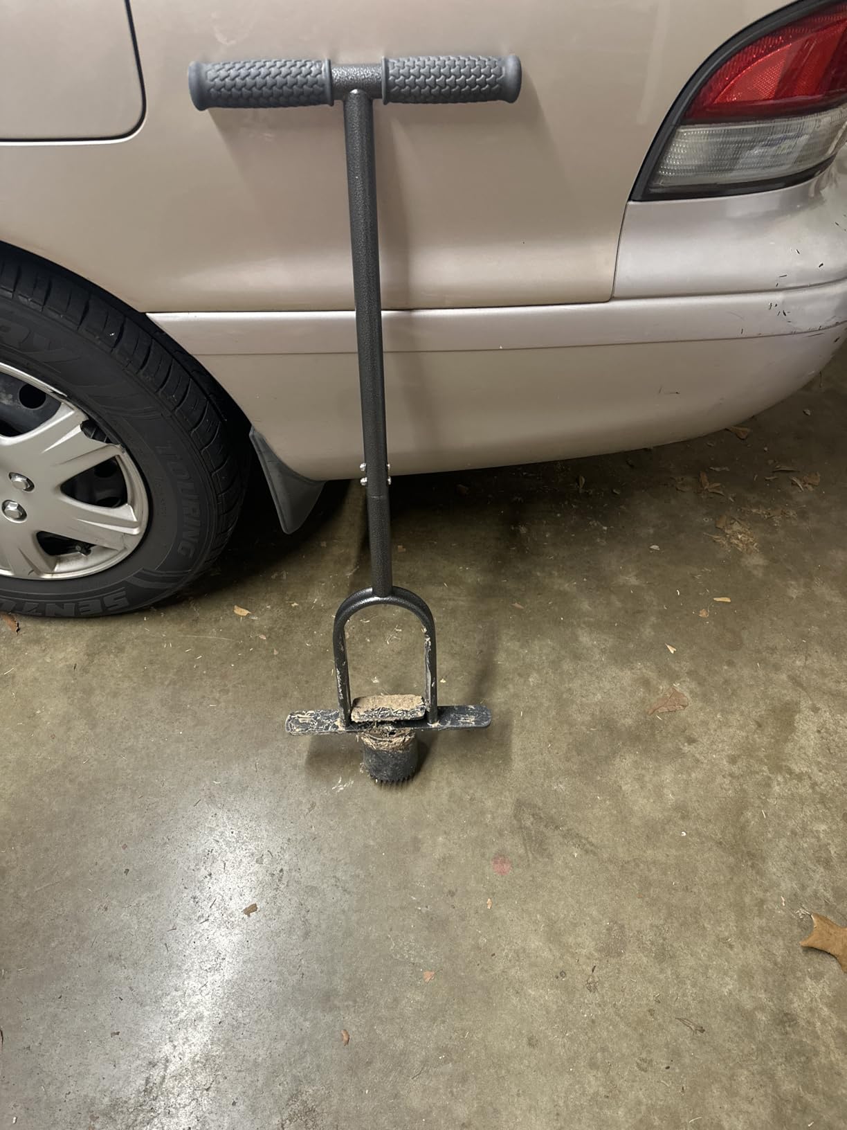 Dolibest Sod Plugger Tool, Grass Plugger Tool with Dual Pedals & Foot Ejector, Bulb Planter W/Sharp Serrations and Non-Slip Soft Grip Handle, for Lawn Planting Bulbs and Grass Repair, Easy Assembly customer photo 1