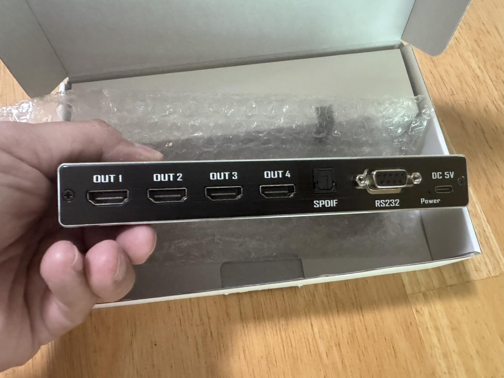 Video Wall Controller 2x2 4K TV Splicing Wall Processor HDMI & DVI Input 4 TV Screens Into 1 Wall Display Support IR Remote, RS232, 180°Rotate, 2x2,1x1,1x2,1x3,1X4,1x5 customer photo 1