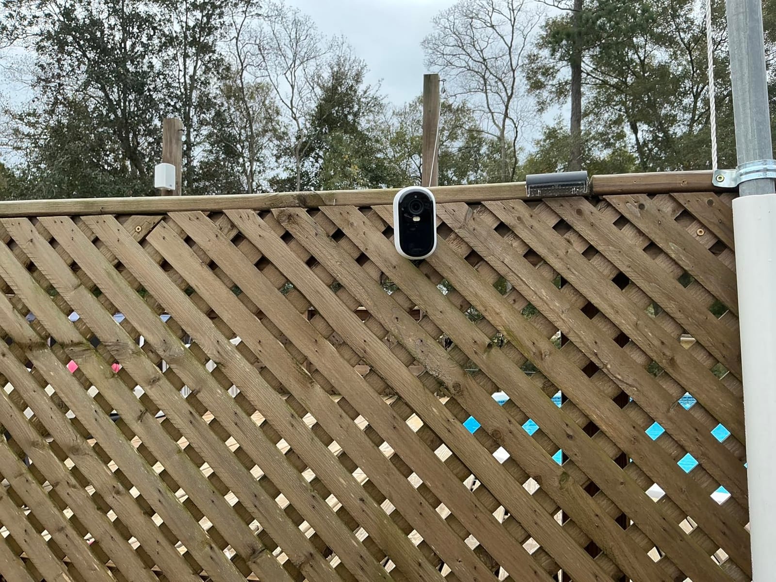 Essential Security Cameras Wireless Outdoor 1080p HD (2nd Gen, 2023 Release) - Battery Power, Person Recognition, Package Detection, Animated Preview, 1-Month Trial of Secure Plan, 1 Cam, White customer photo 2
