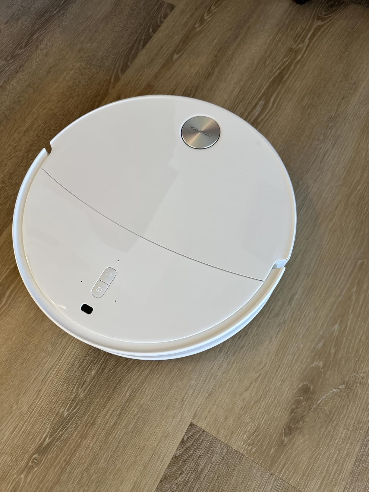 roborock Qrevo CurvX Robot Vacuum and Mop, 22,000Pa Suction | 3.14'' Ultra Slim, Zero-Tangling, Reactive AI Obstacle Recognition, AdaptiLift Chassis, Auto Hot Water Mop Washing & Drying customer photo 1