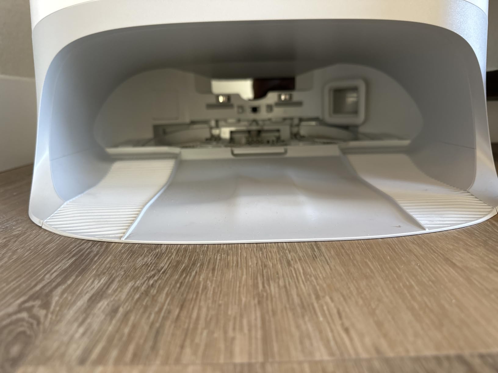 roborock Qrevo CurvX Robot Vacuum and Mop, 22,000Pa Suction | 3.14'' Ultra Slim, Zero-Tangling, Reactive AI Obstacle Recognition, AdaptiLift Chassis, Auto Hot Water Mop Washing & Drying customer photo 2
