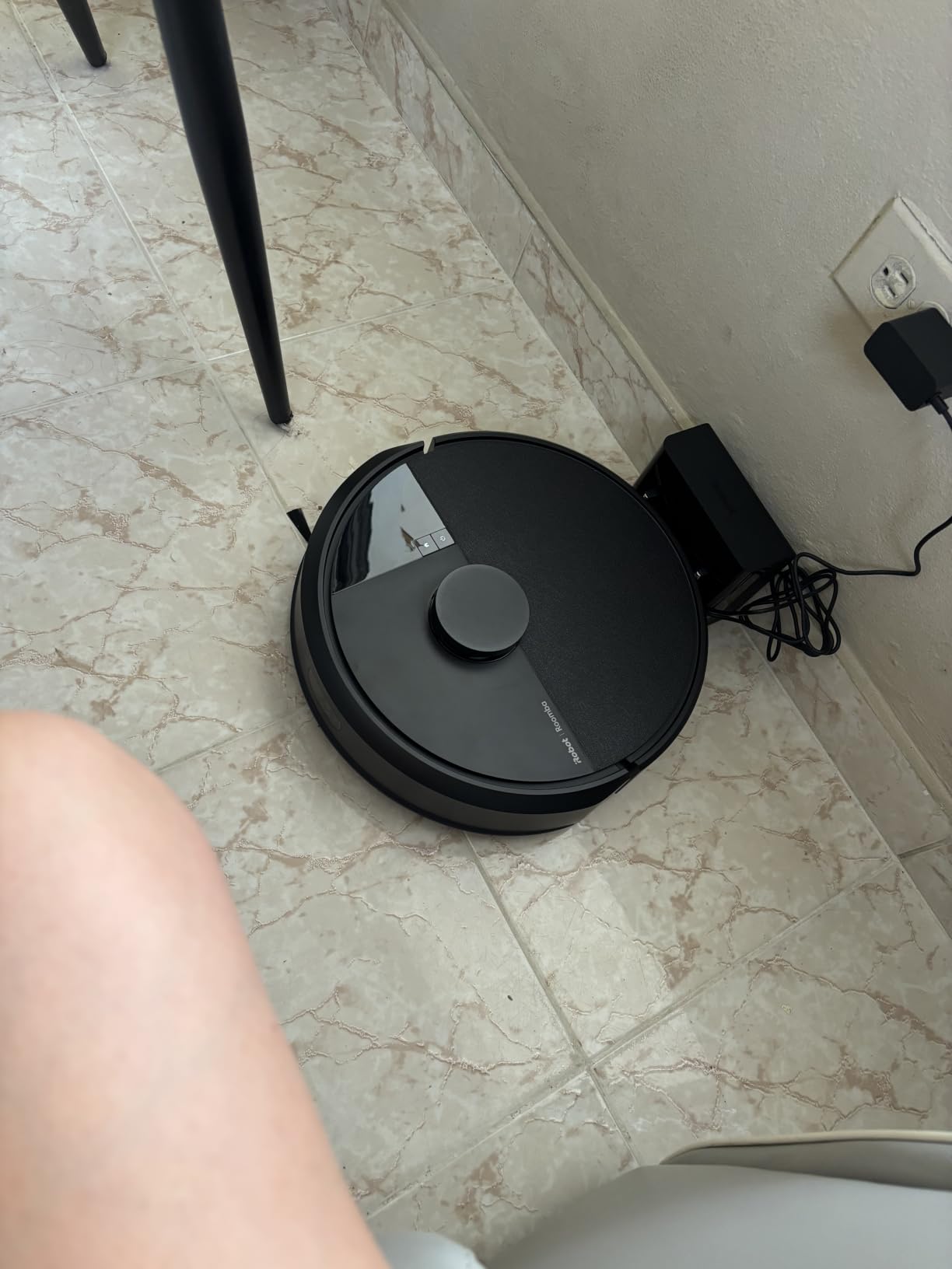 Roomba 105 Vac Robot Vacuum - Easy to use, Intense Power-Lifting Suction, LiDAR Navigation, Multi-Surface Cleaning, Cleans in Neat Rows, Self-Charging customer photo 2