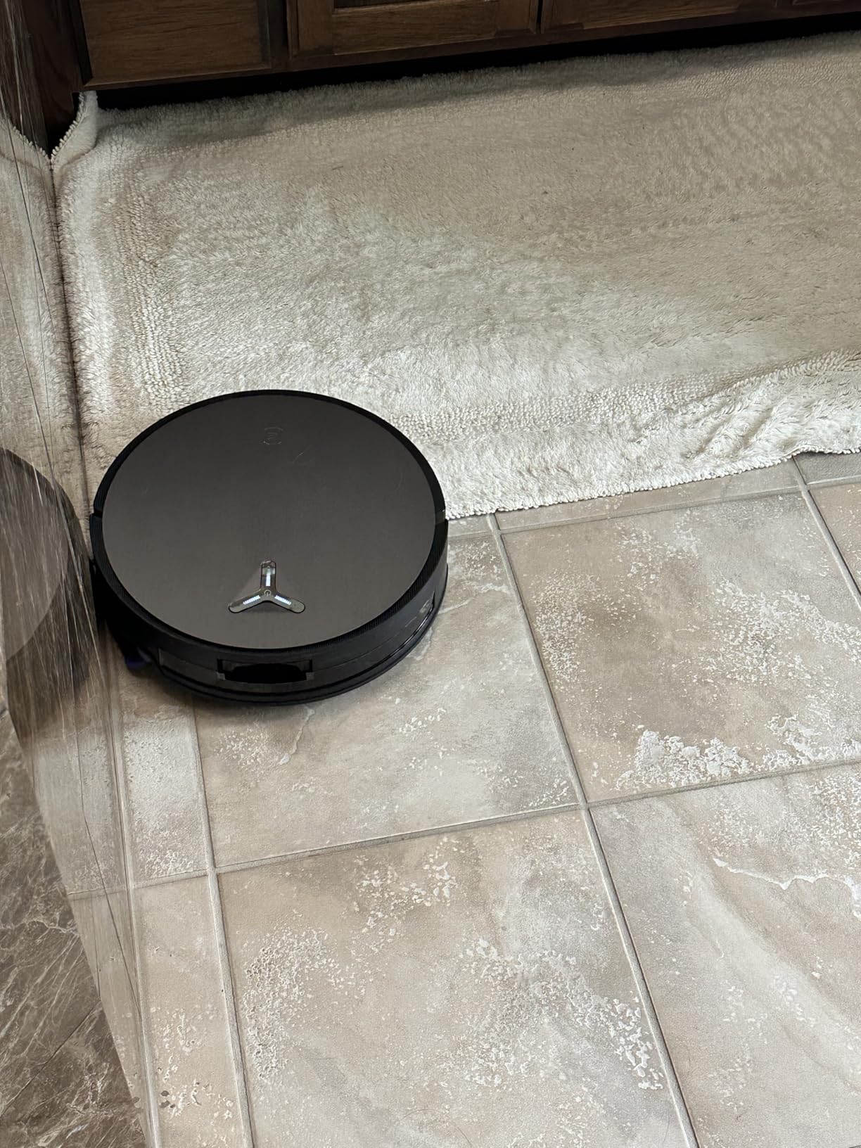 DEEBOT T80 Omni Robot Vacuum, OZMO Roller Mop Instant Self-Washing | 18000Pa Suction, TruEdge Edge Cleaning, ZeroTangle 3.0, Hands-Free Station, AI Navigation, Perfect for Pet Hair & Carpets customer photo 1