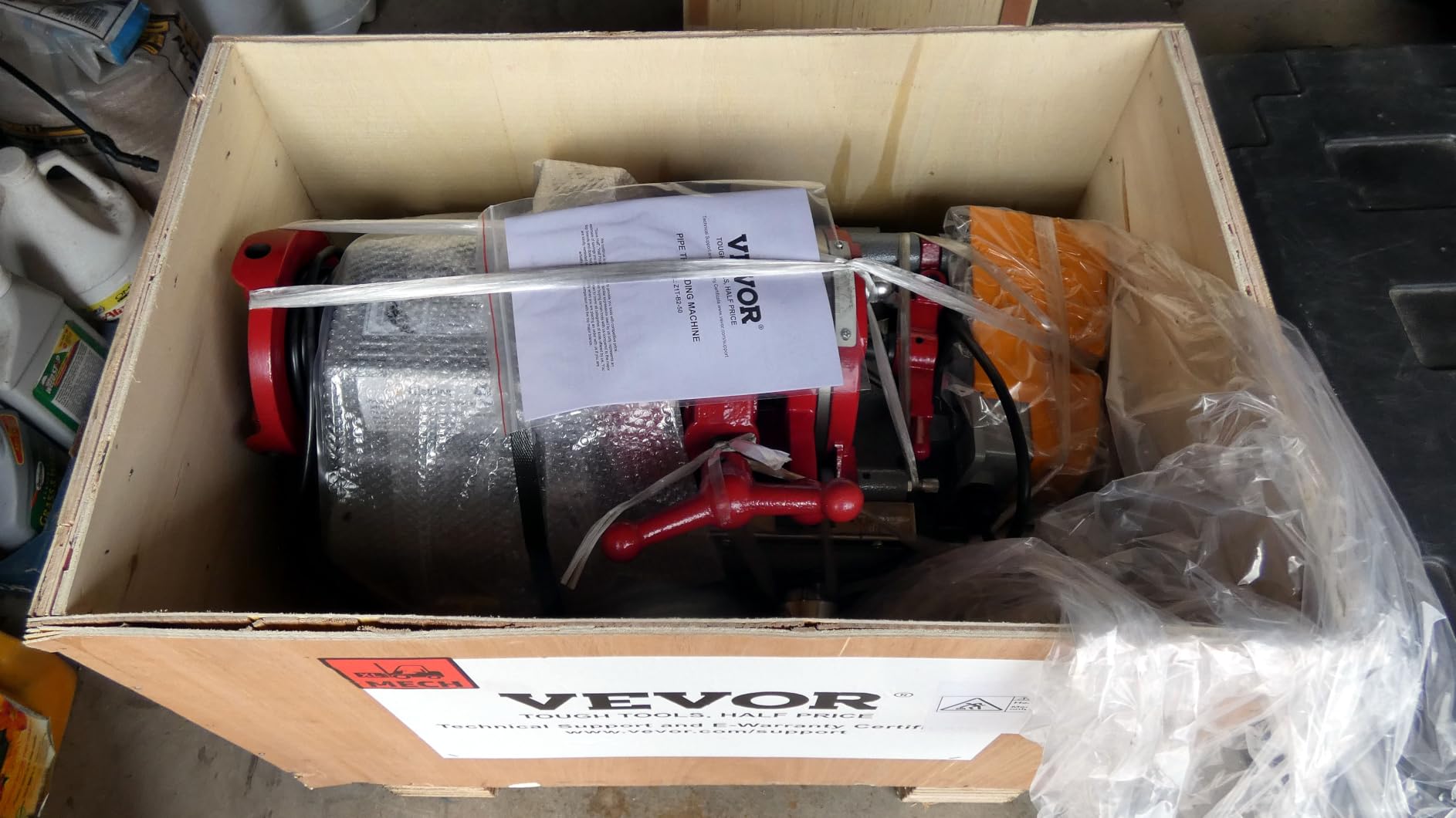 VEVOR Electric Pipe Threader Machine, 750W 28RPM Threading Cutting Machine, 1/2 to 2 inch Pipes Threading Cutter Tool with Foot Pedal for Plumbing, Automotive Repairs, Metalworking customer photo 1