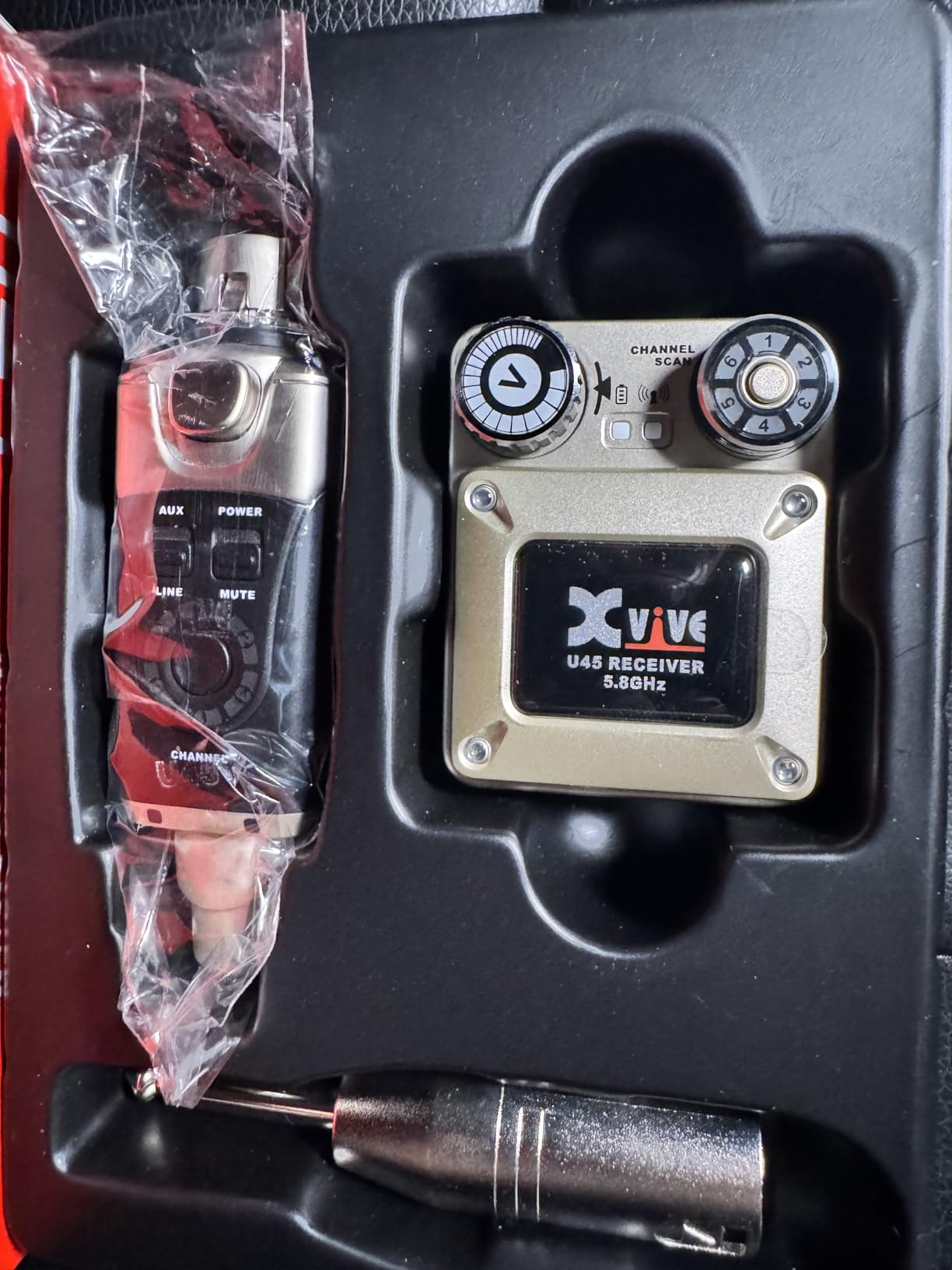 Xvive U45 Wireless in Ear Monitor System 5.8ghz IEM System Transmitter and bodypack Receiver for Studio, Band Rehearsal, Live Performance, Channel Scan Mode customer photo 1