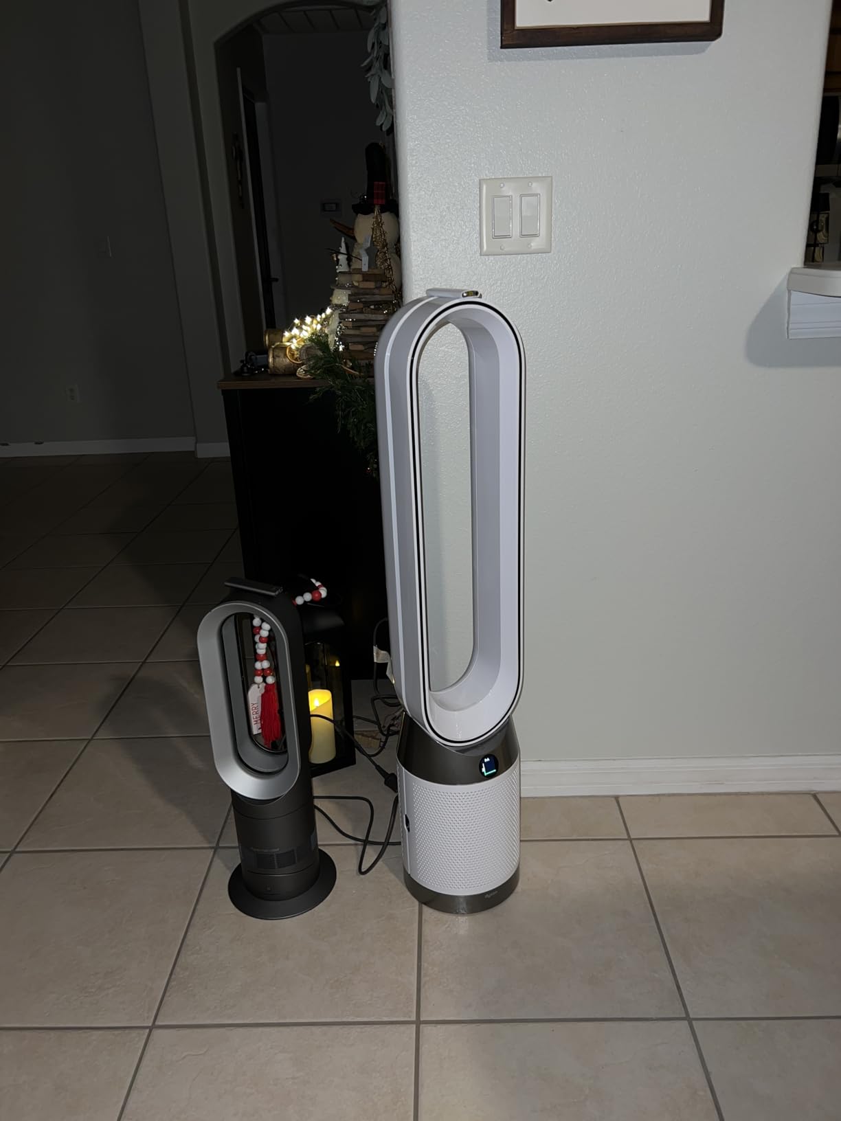Dyson Purifier Cool PC1, HEPA Air Purifier Tower Fan, App and remote controlled, 350° oscillation, 10 levels, bladeless (White) customer photo 2