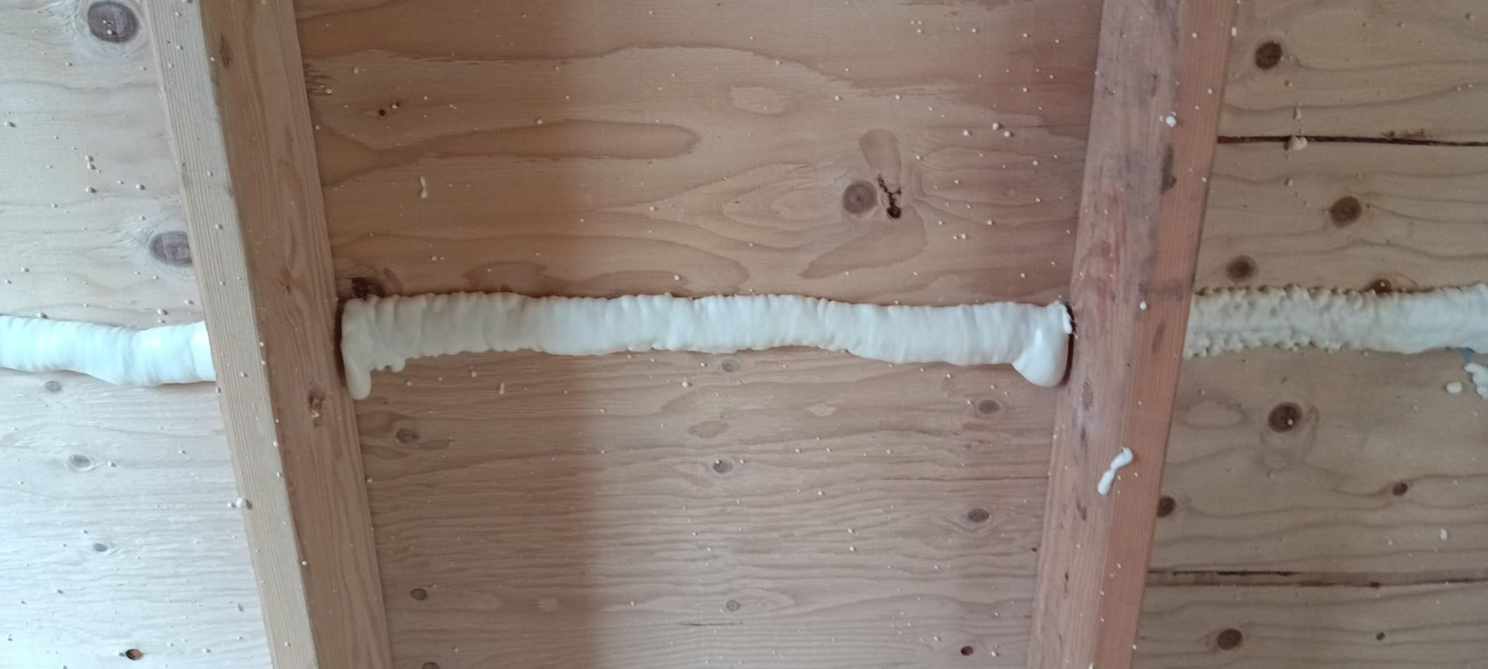 Froth Pak 630 Spray Foam Insulation Kit, 15 ft Hose, Closed Cell | 2 Part Foam Sealant, Yields Up to 630 Board Ft, Air Sealing & Insulating, Class A Fire Rated, Fast Cure, R-6.2 Per Inch customer photo 2