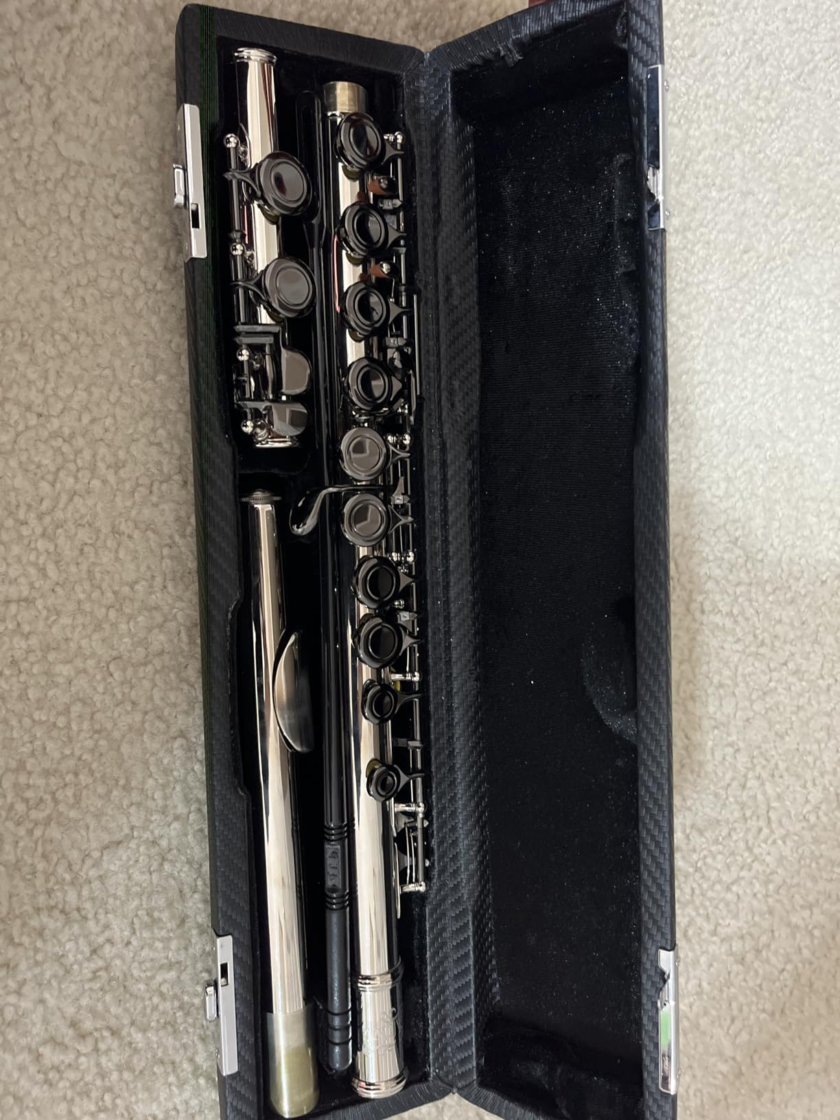 AKLOT Closed-Hole Concert C Flute: Flute Instrument with 16 Keys, Offset G, Smooth Black Nickel Keys, Air-Tight Pads, Include Stylish Leather Hard Case, Cleaning Kit, Stand, Gloves (LUM-SA) customer photo 1