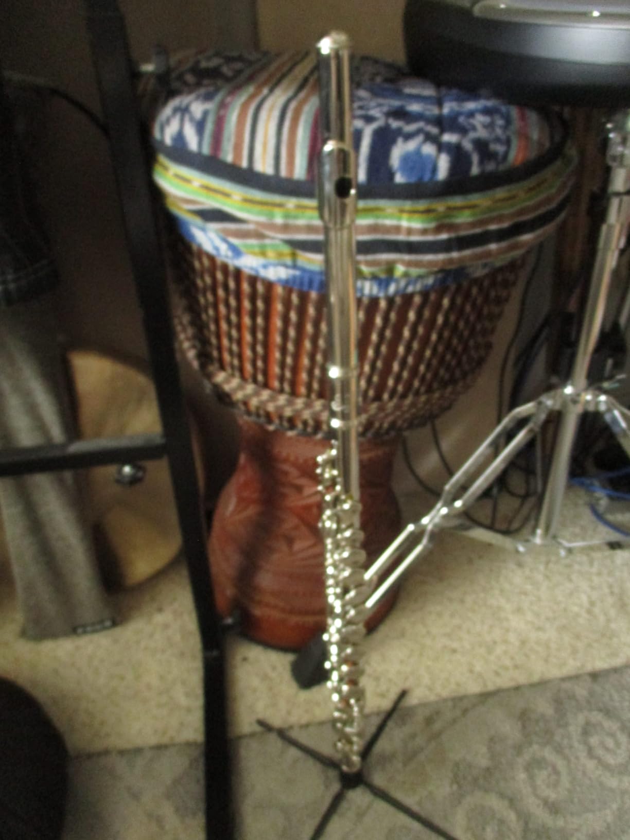 AKLOT Closed-Hole Concert C Flute: Flute Instrument with 16 Keys, Offset G, Smooth Black Nickel Keys, Air-Tight Pads, Include Stylish Leather Hard Case, Cleaning Kit, Stand, Gloves (LUM-SA) customer photo 2