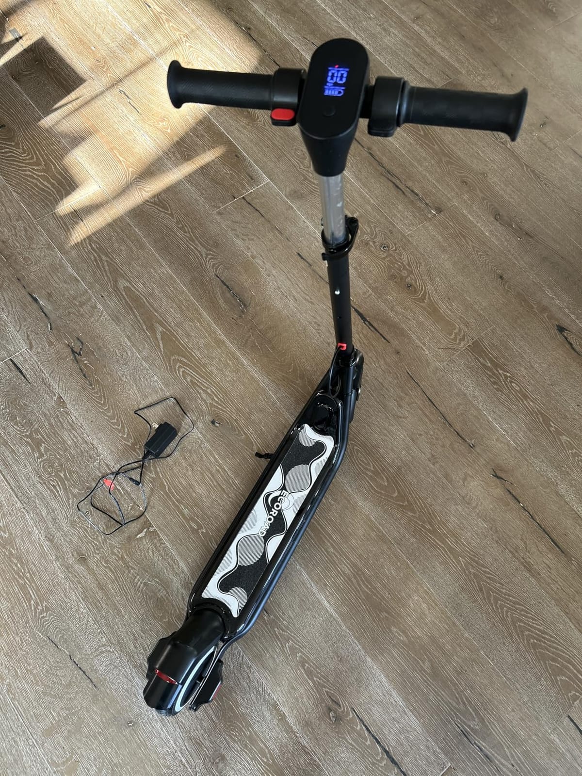 ECOROAD EK6 Kids Electric Scooter for 6-12, 3/6/10mph Speeds for Ultimate Comfort & Adjustable Height, 150W & Dual Brake Safety Electric Scooter, for Outdoor Play, Park Rides (Rider:3.9-5.2 FT) customer photo 1
