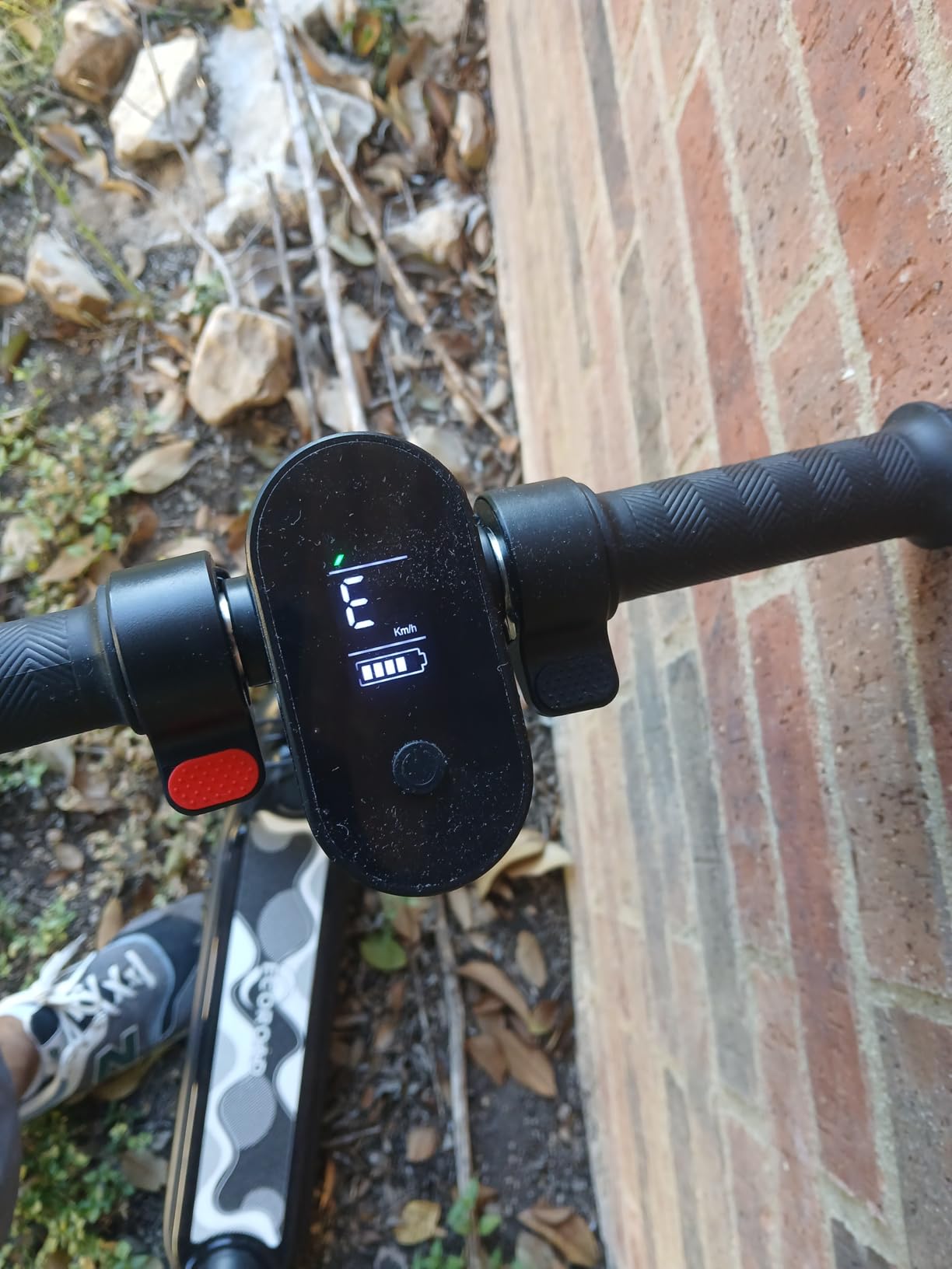 ECOROAD EK6 Kids Electric Scooter for 6-12, 3/6/10mph Speeds for Ultimate Comfort & Adjustable Height, 150W & Dual Brake Safety Electric Scooter, for Outdoor Play, Park Rides (Rider:3.9-5.2 FT) customer photo 2
