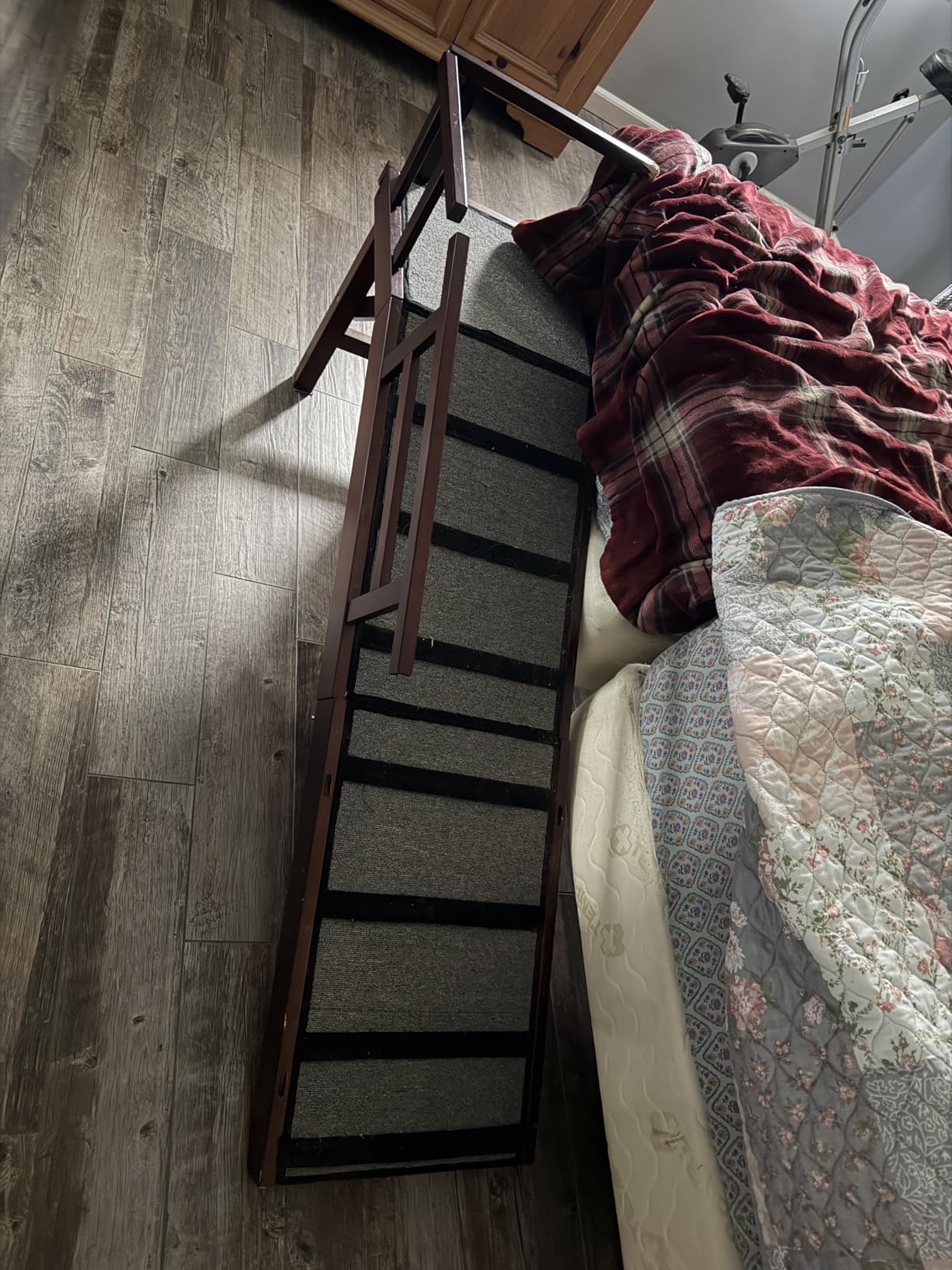 Dog Ramp for Bed or Couch, Wooden Pet Ramp with 20° Gentle Slope, Removable Side Rails, Non-Slip Surface, Top Platform & Wheels, Safe Bed Ramp for Small, Large & Senior Dogs, 74