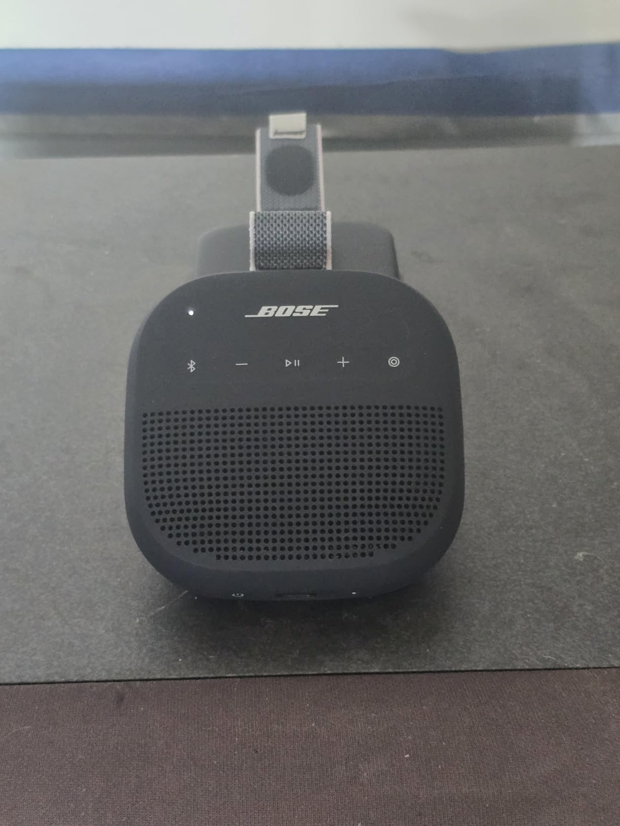 SoundLink Micro Portable Bluetooth Speaker (2nd Gen), Wireless Outdoor Speaker, Up to 12 Hours Battery Life, Waterproof and Dustproof, Black customer photo 1