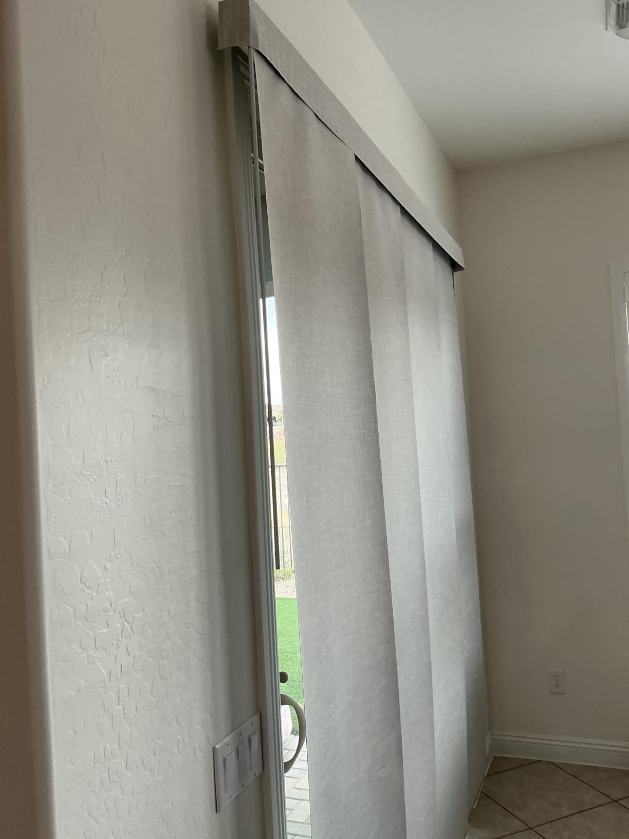 VEVOR Panel Track Blinds, Extendable Track from 45.8 in to 86 in W, Trimmable Panel Curtains Up to 96 in H, Vertical Blackout Panel Blinds for Sliding Doors, Patio Doors, Room Divider, Light Gray customer photo 2