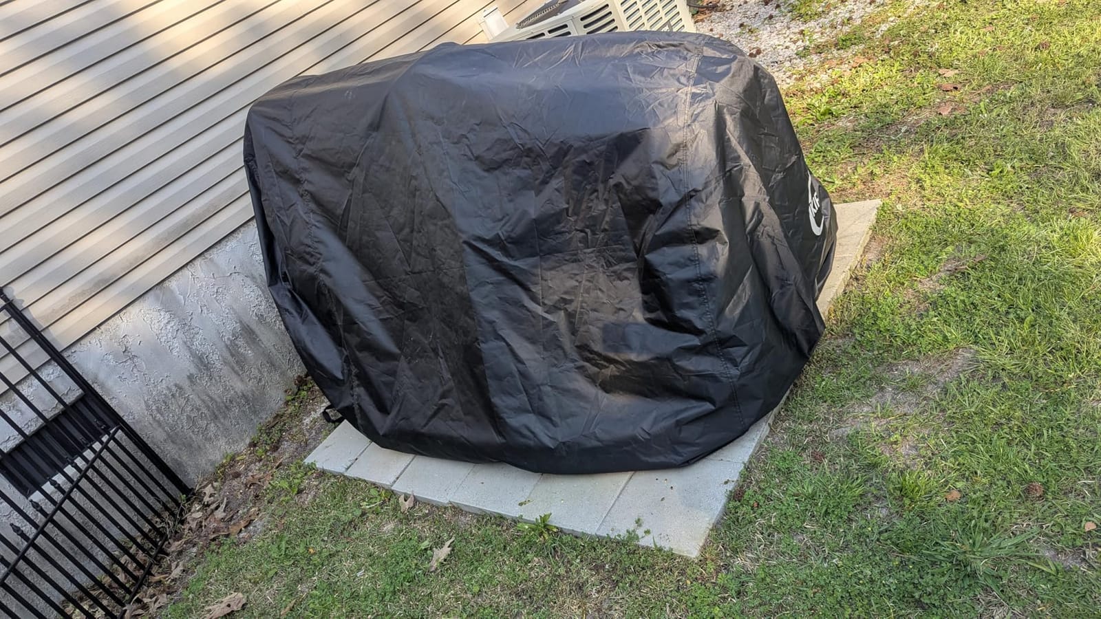 Zero Turn Mower Cover- 600D Heavy Duty Outdoor Zero Turn Lawn Mower Cover Waterproof Universal Fit with 4 Buckles, 2 Drawstrings and Storage Bag customer photo 2