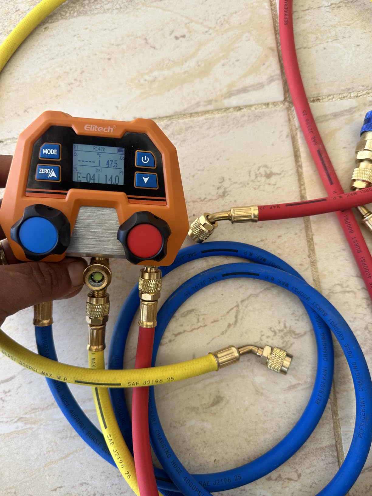 Elitech HVAC Digital Manifold Gauge Set DMG-2SE with Hoses & R410A Adapters | 88 Refrigerants, +/-1% FS Accuracy, P/T Calculation, Evap & Cond Temp, HVAC/R & Automotive AC Applications customer photo 1