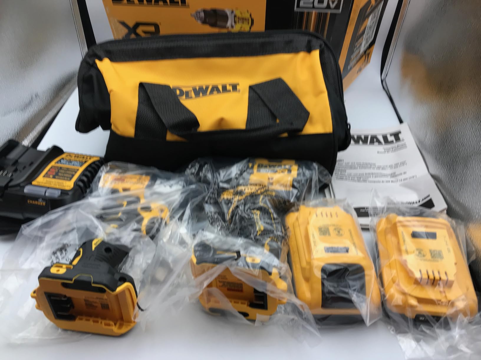 20V MAX XR Impact Driver and Hammer Drill Cordless Power Tool Combo Kit, Includes 2 x 4ah POWERPACK Batteries and a Charger (DCK250QQ2) customer photo 1