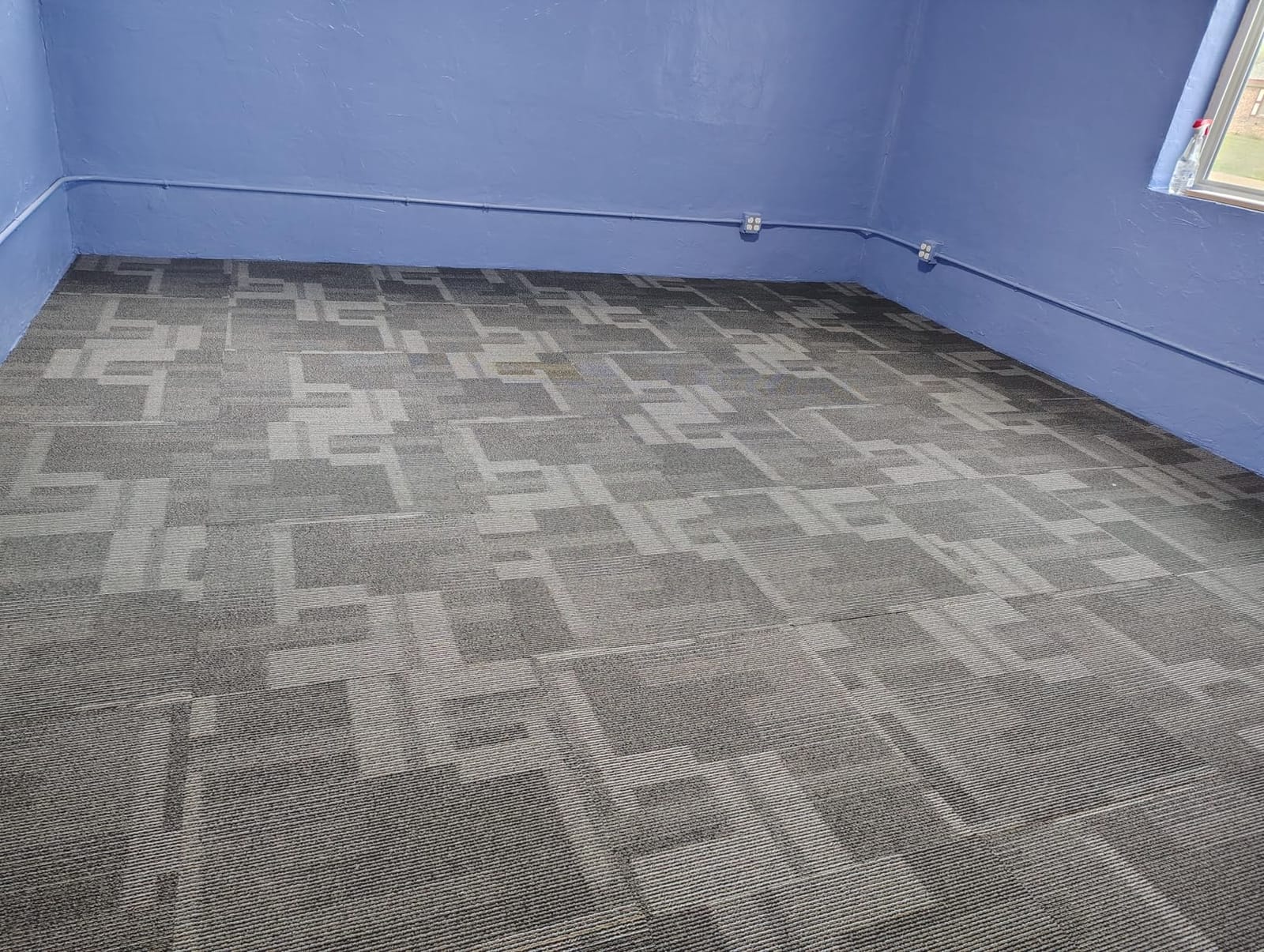 VEVOR Carpet Tiles Reusable 24x24 inch, 24 PCS Modular Carpet Square Rug, Commercial Floor Soft Padded for Seamless Cover 96sq.ft, Easy DIY for Living Room Bedroom Office Indoor, Gray & Brown customer photo 1